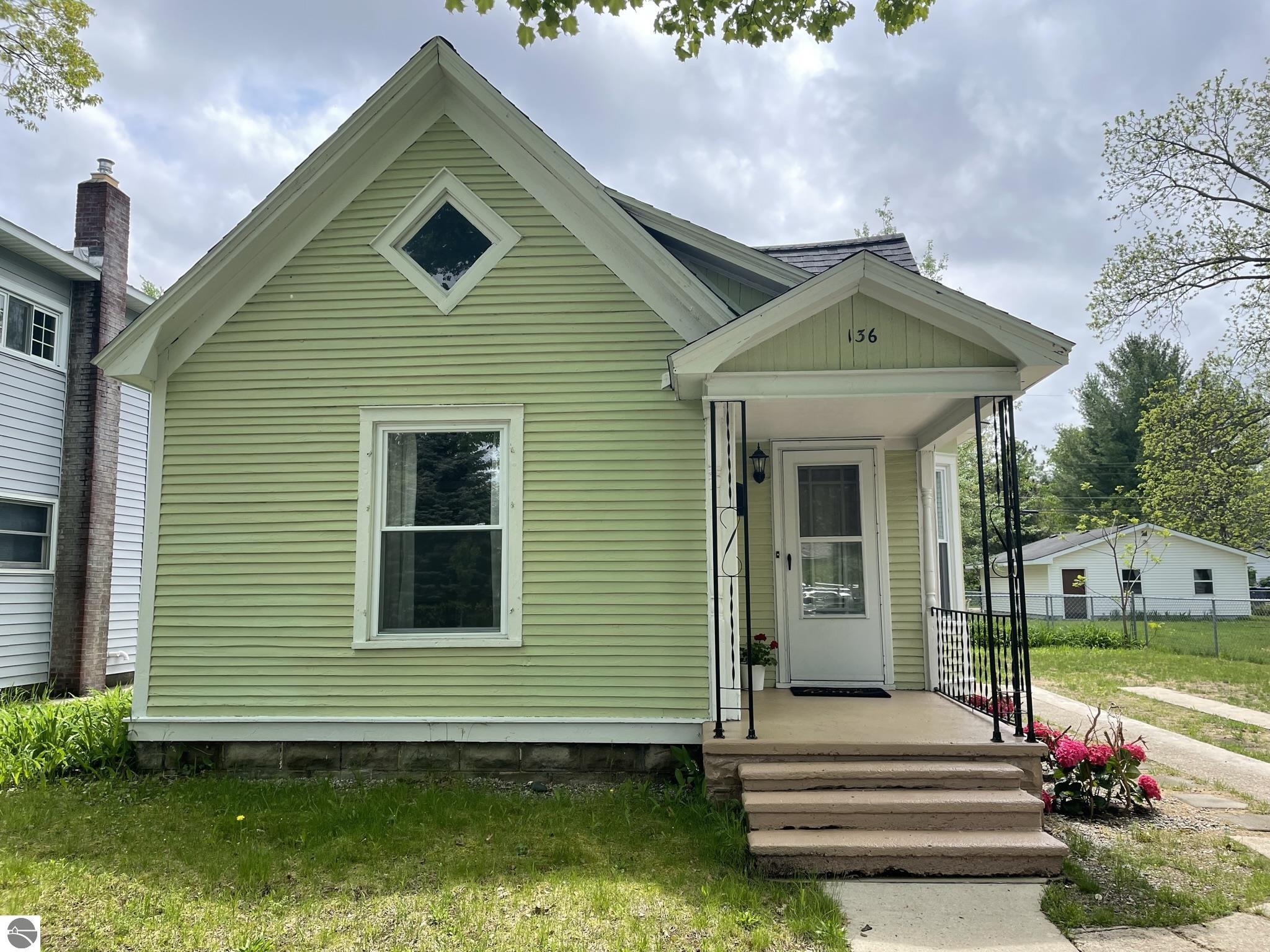 136 E Fifteenth Street