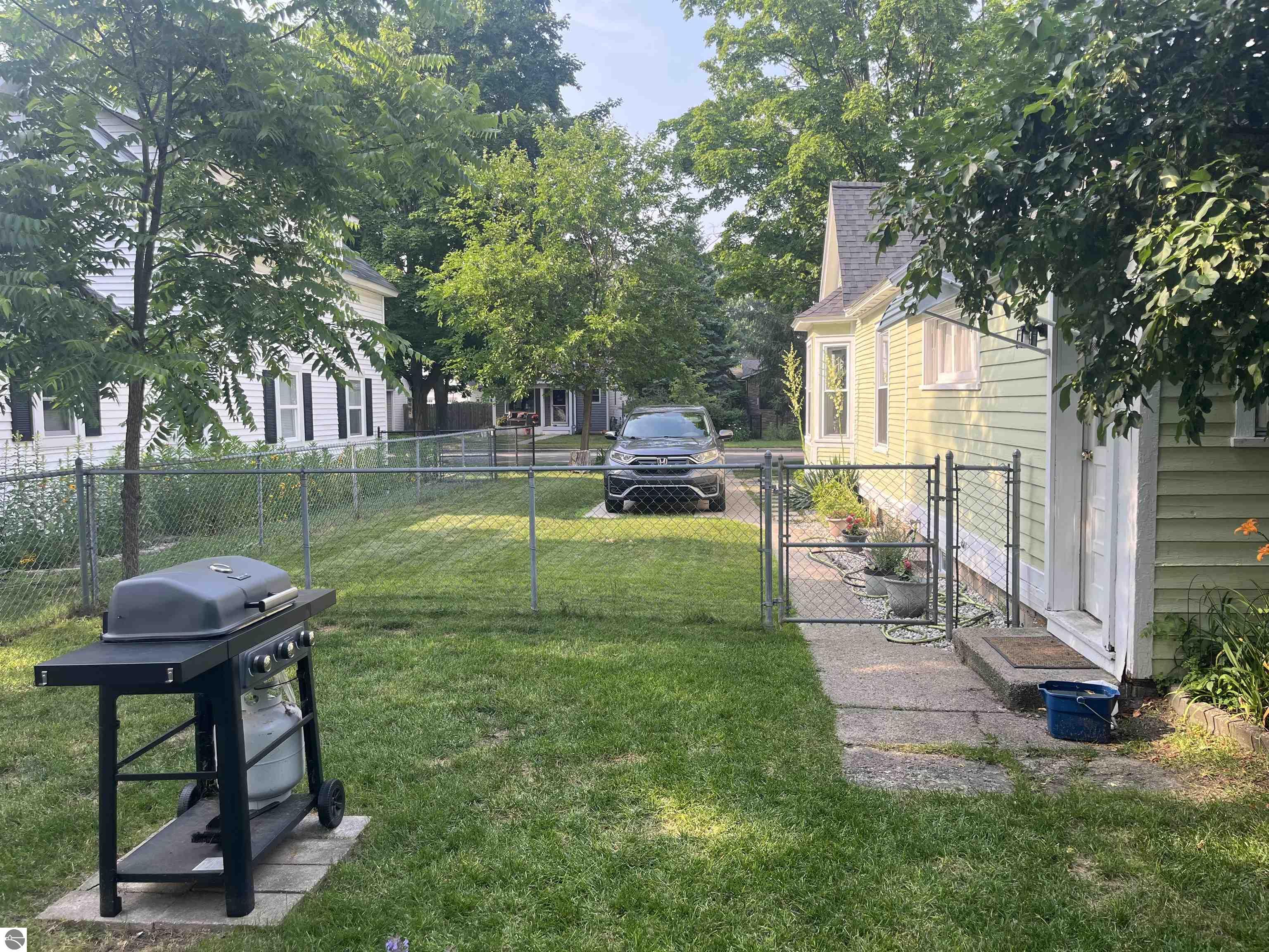 136 E Fifteenth Street