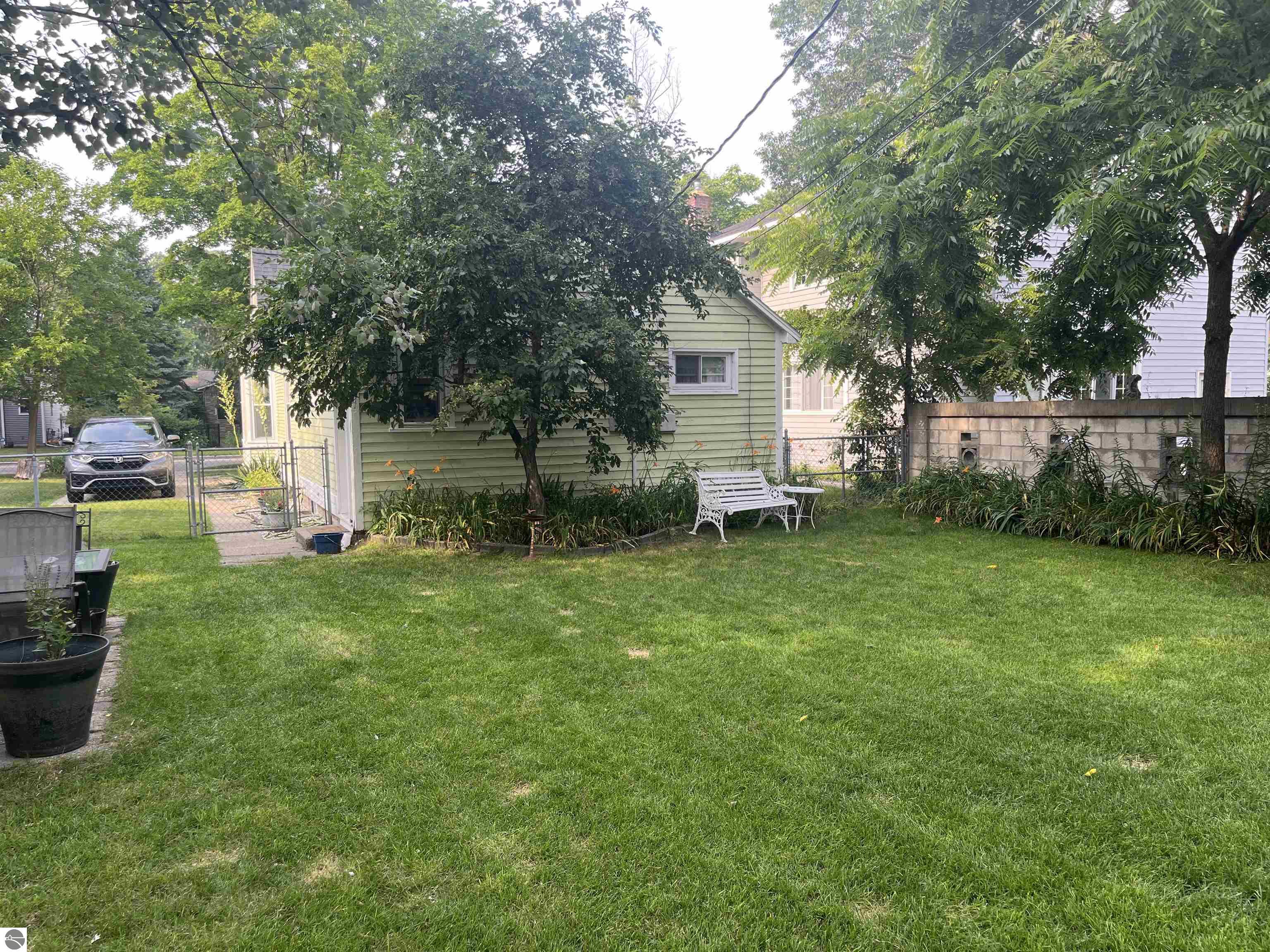 136 E Fifteenth Street