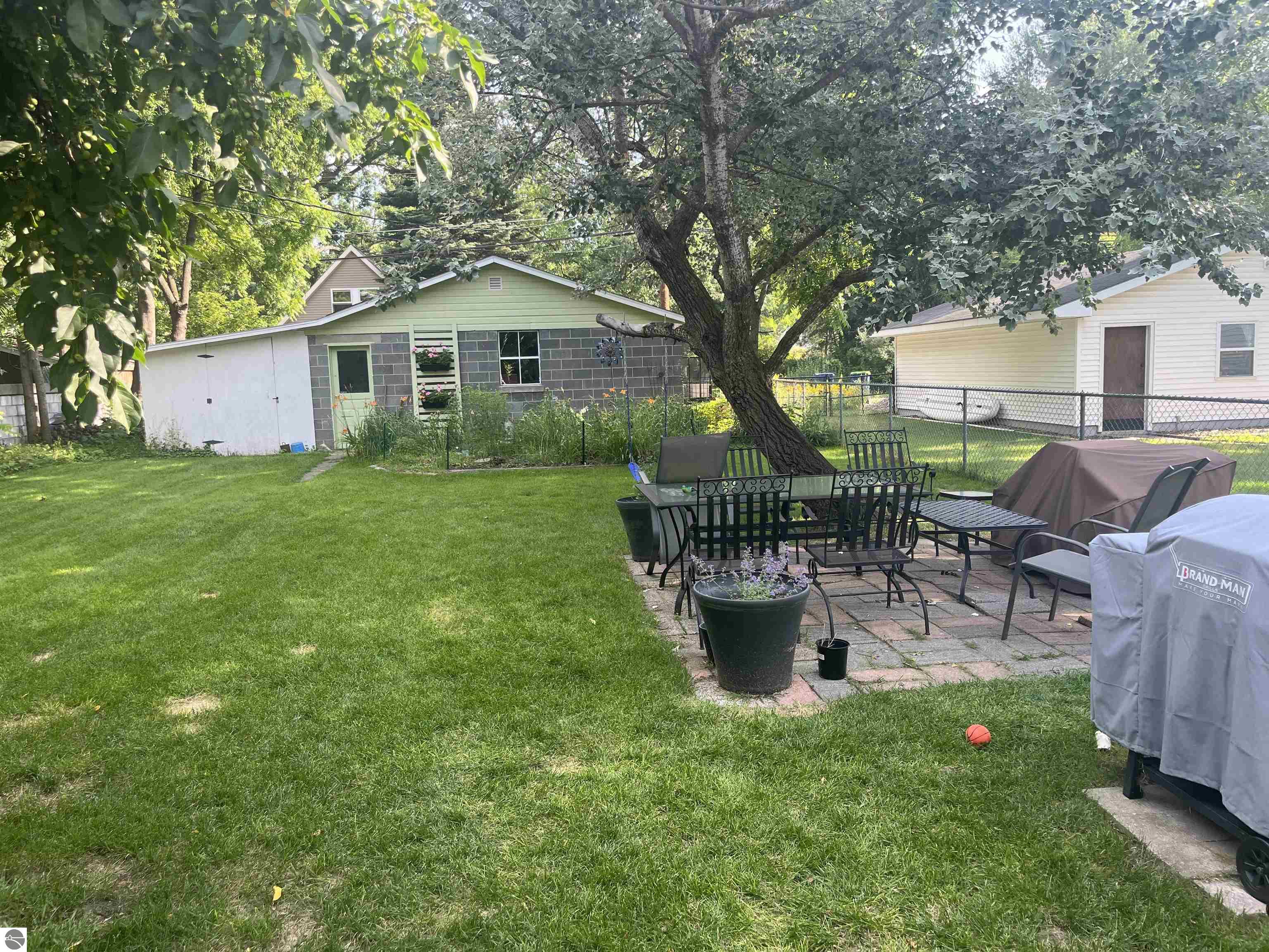 136 E Fifteenth Street