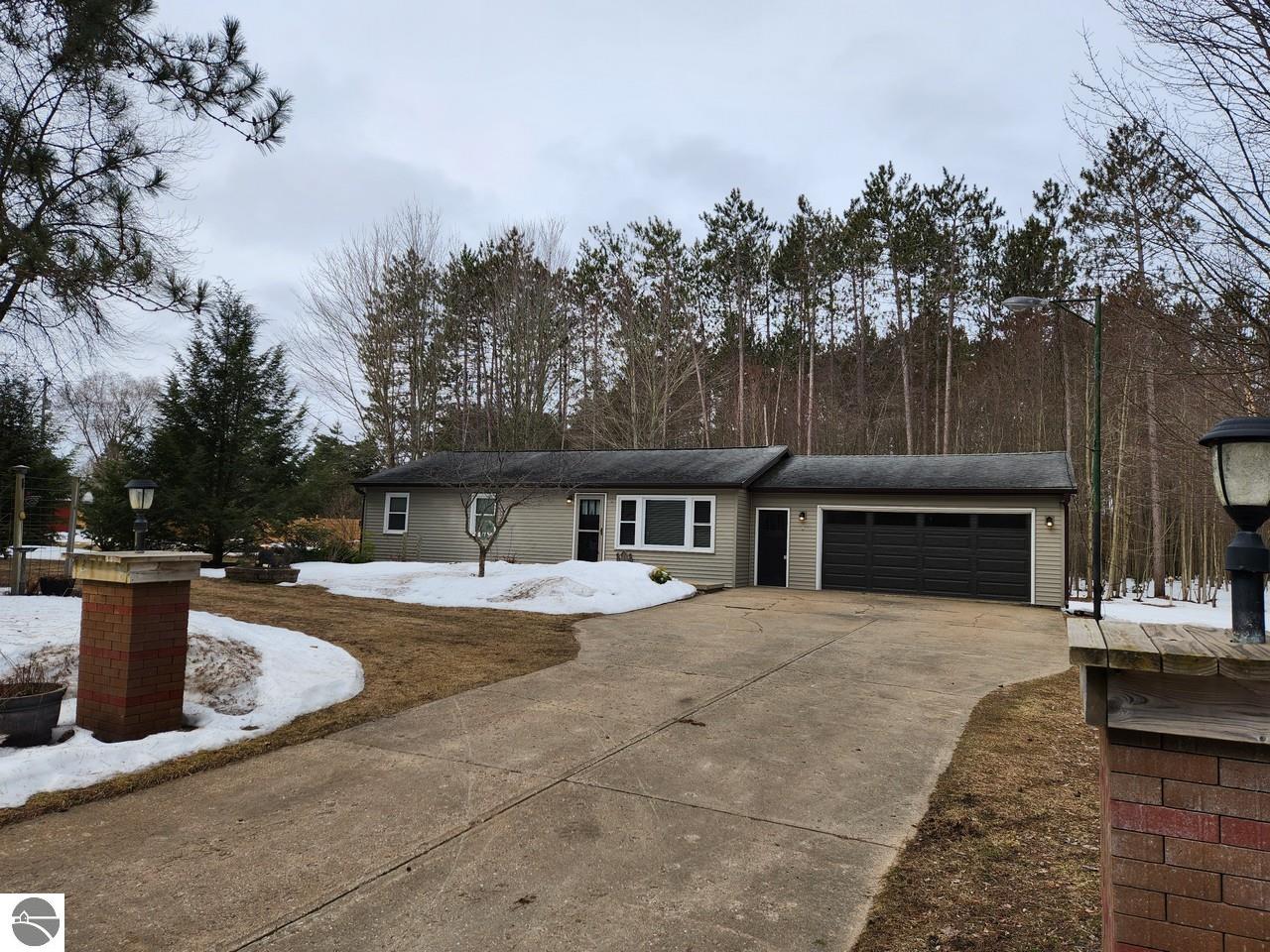 4714 Golden Road, SE