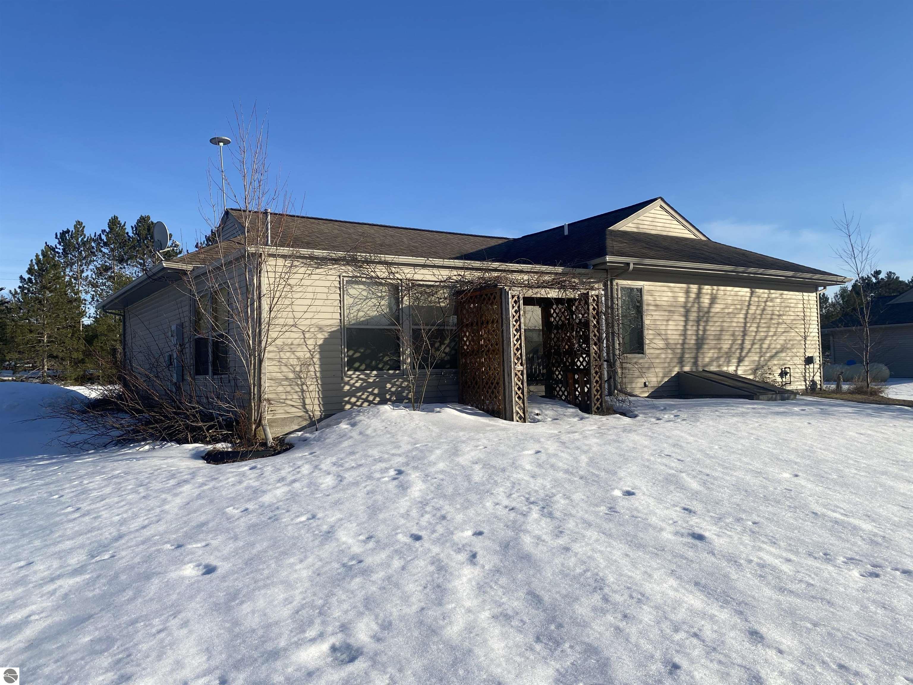 9391 NE Chippewa Drive # 21