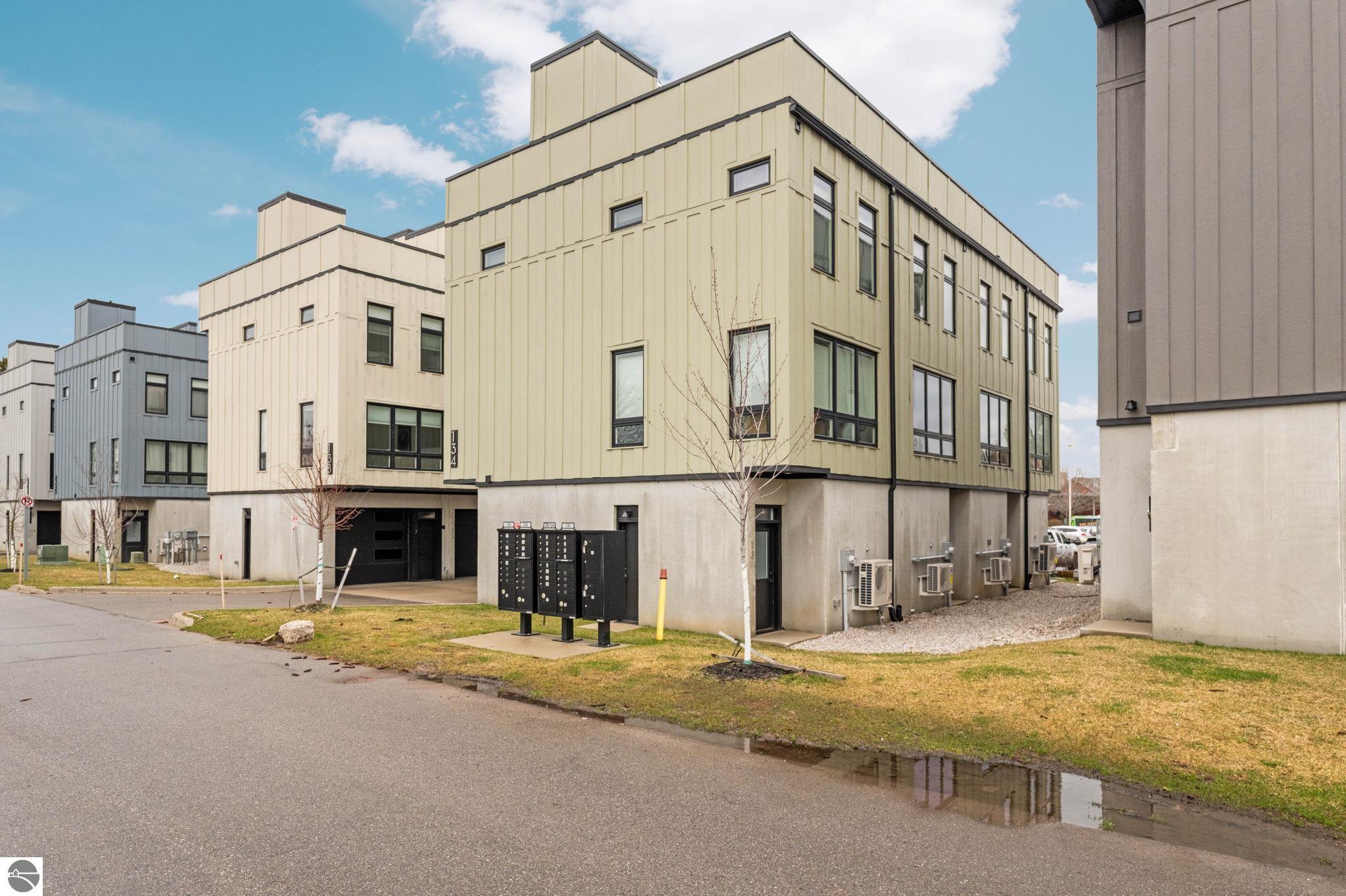 134 Gillis Street # 15
