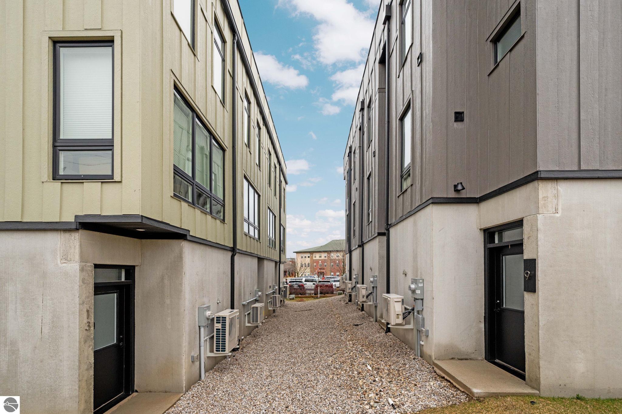 134 Gillis Street # 15