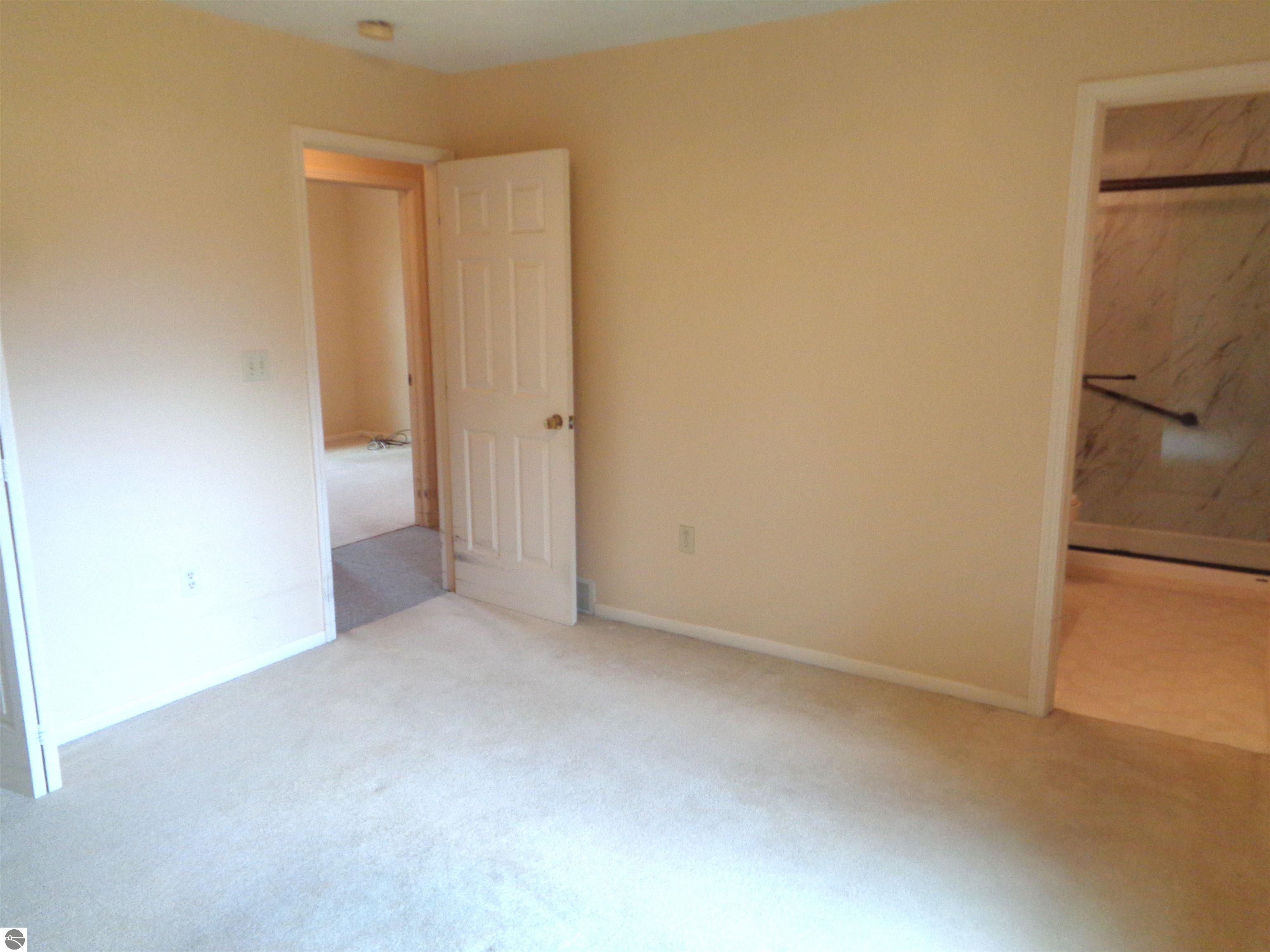 2108 S Sara Drive