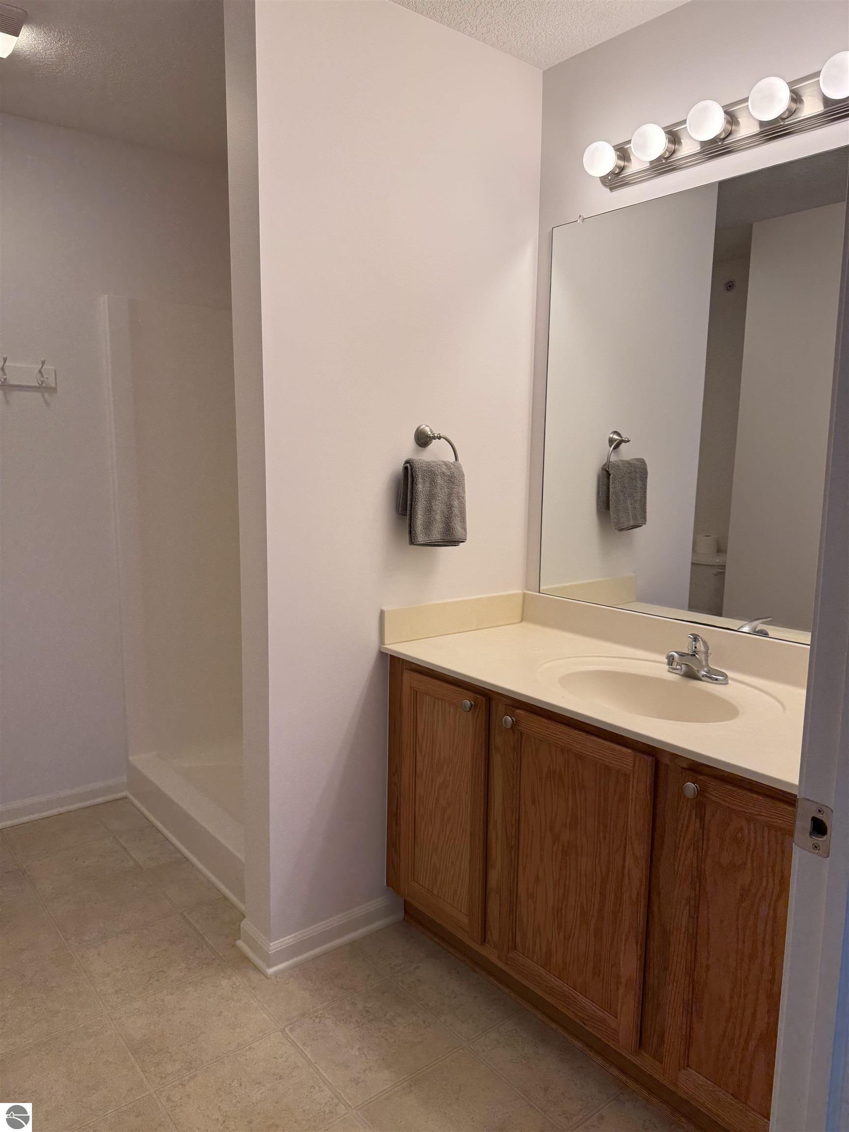 2068 Chelsea Lane # 13