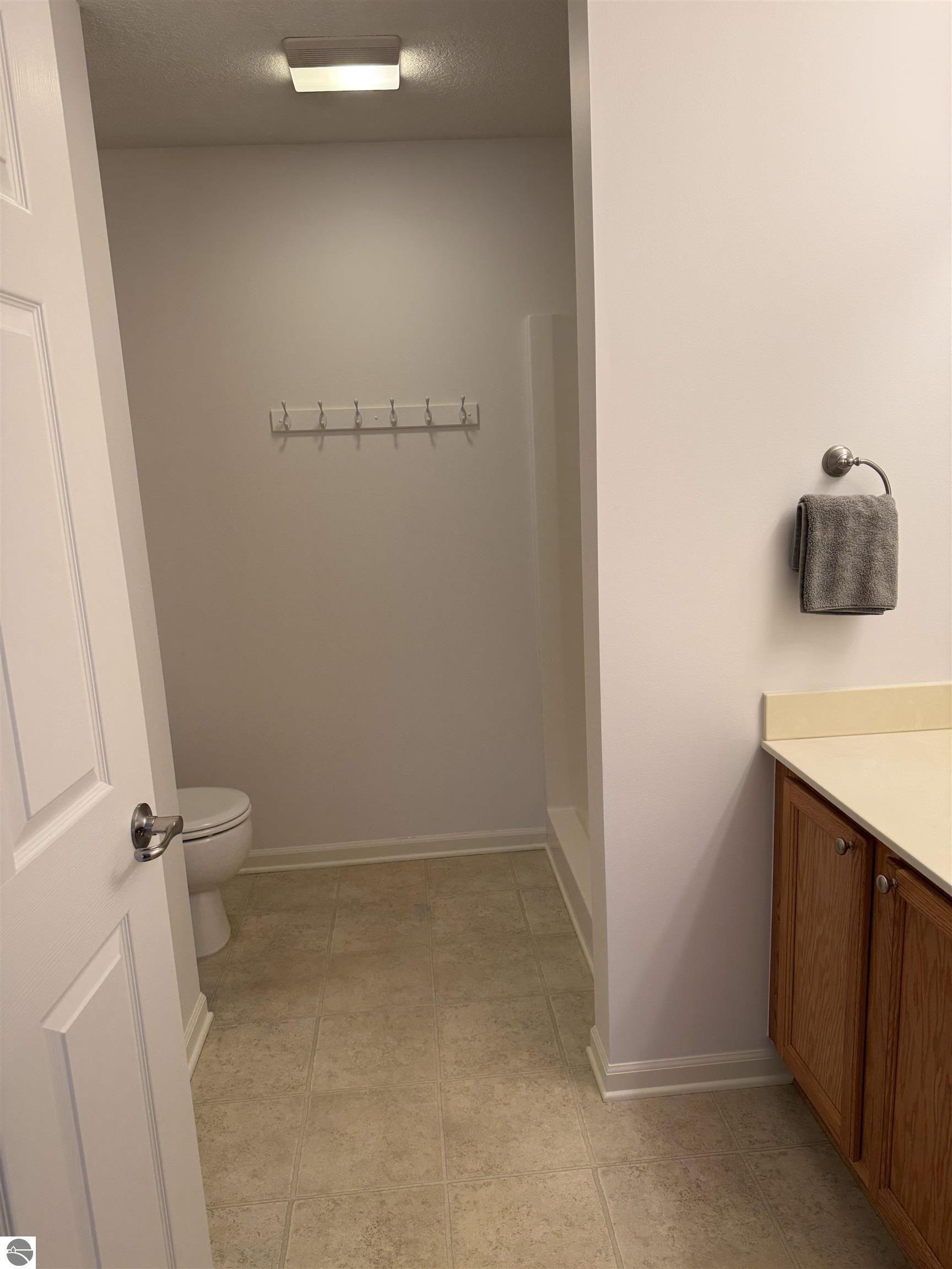 2068 Chelsea Lane # 13