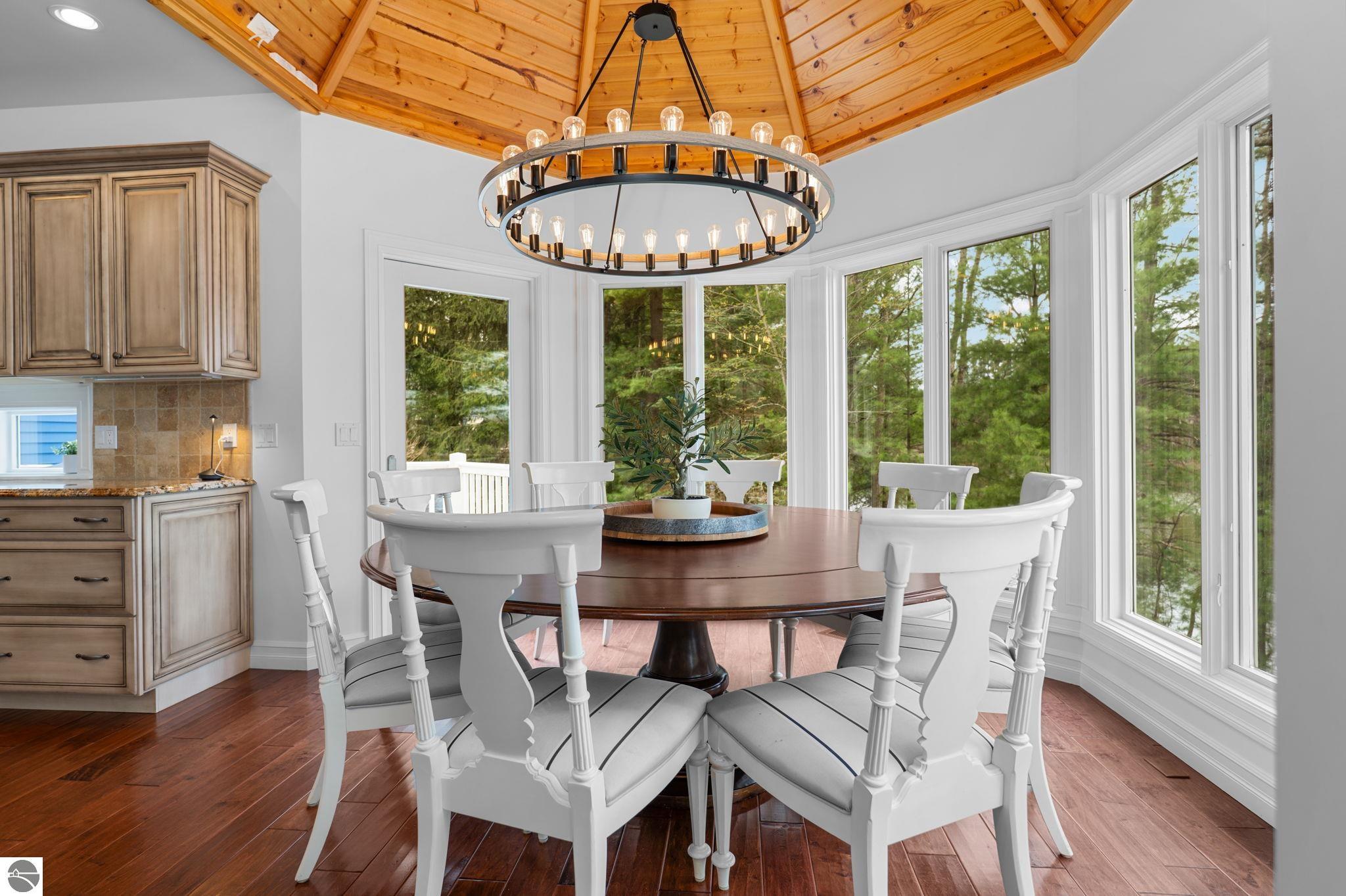6802 Brandow Woods