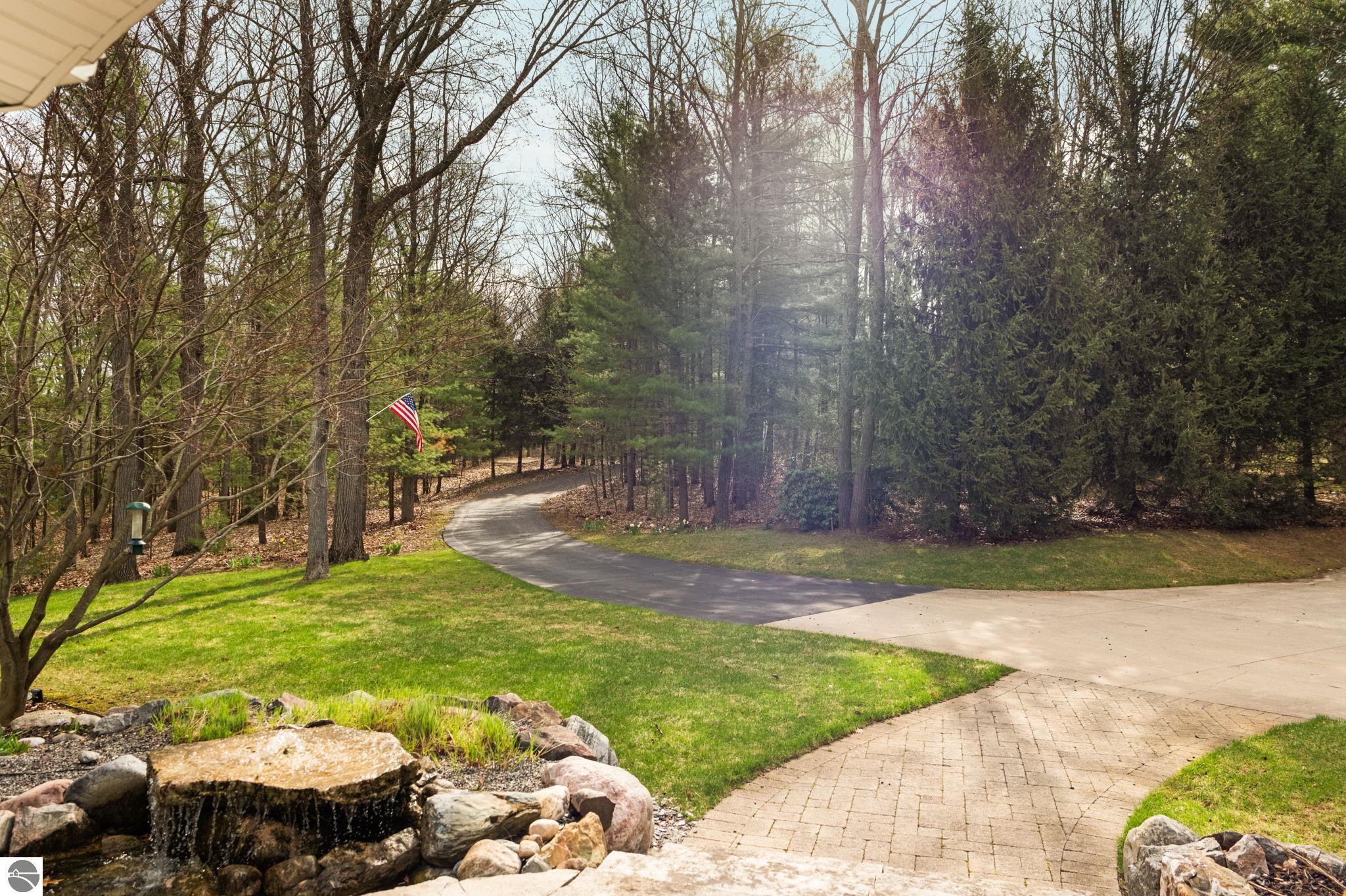6802 Brandow Woods