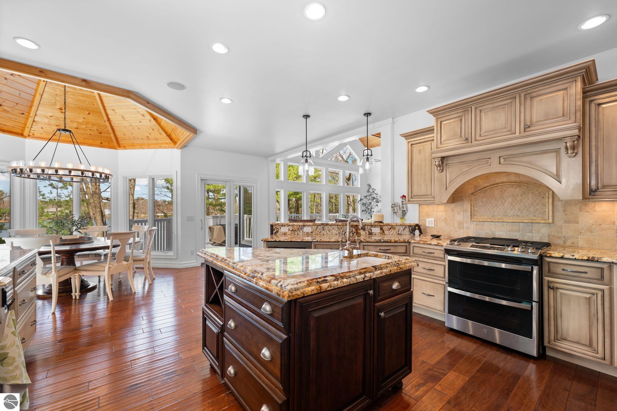 6802 Brandow Woods