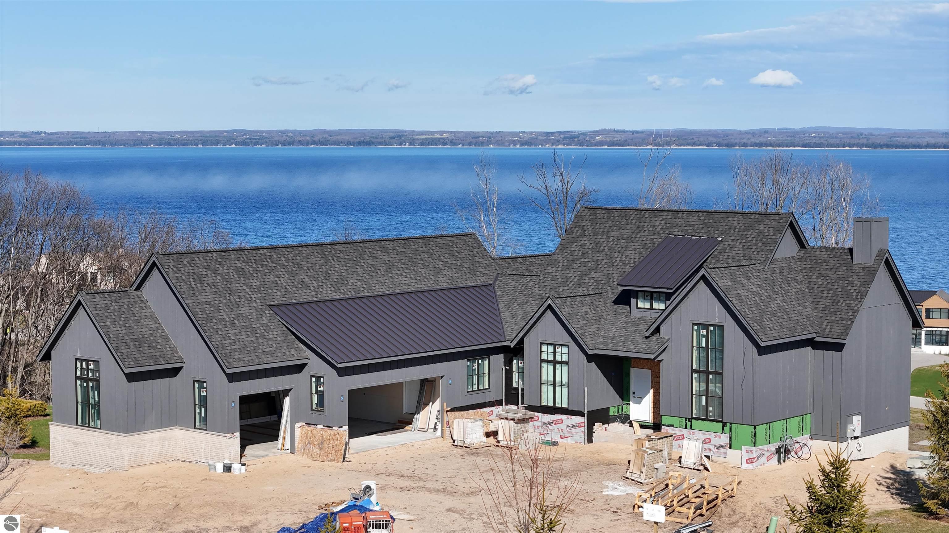 15985 Waters Edge