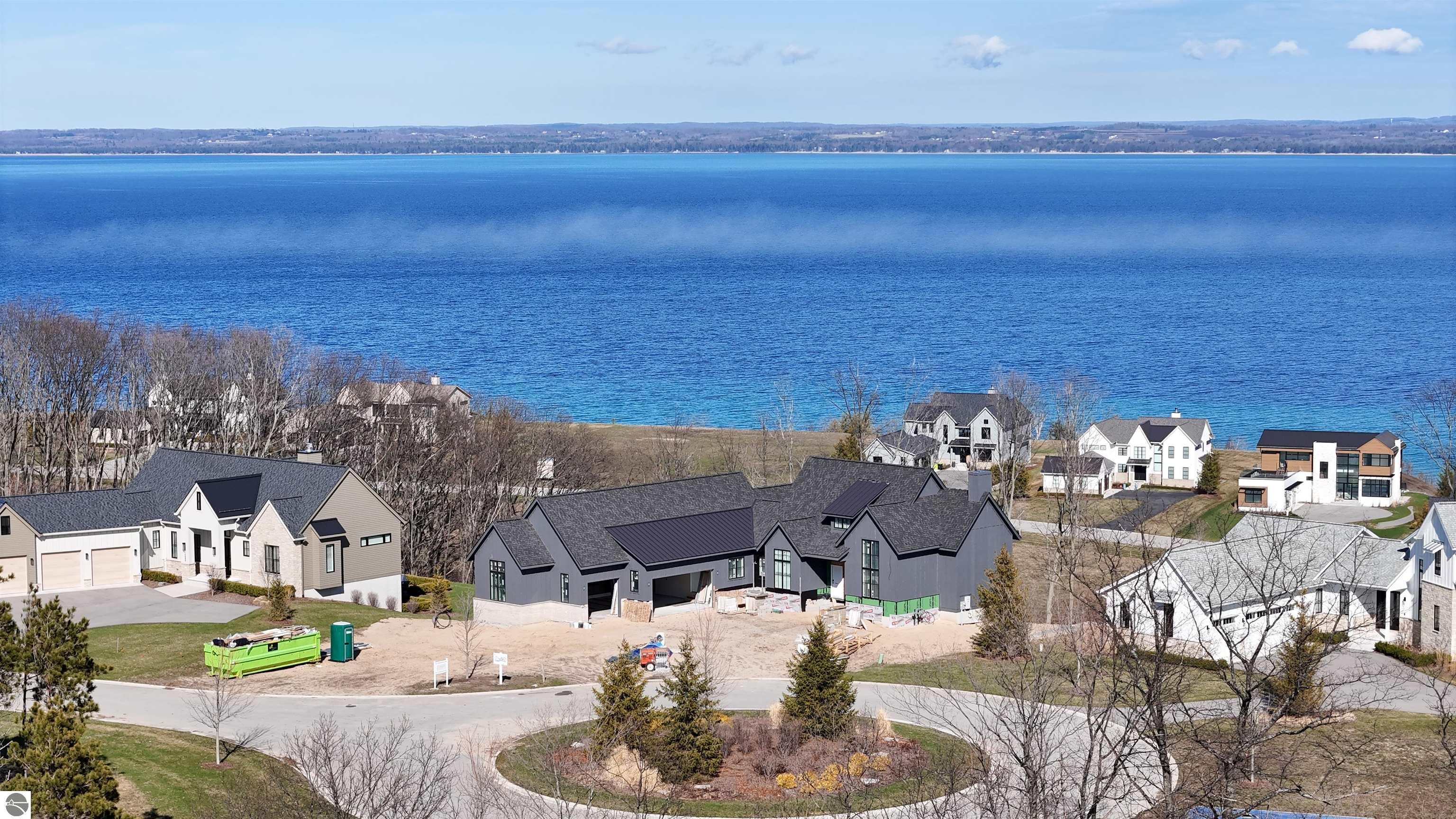 15985 Waters Edge
