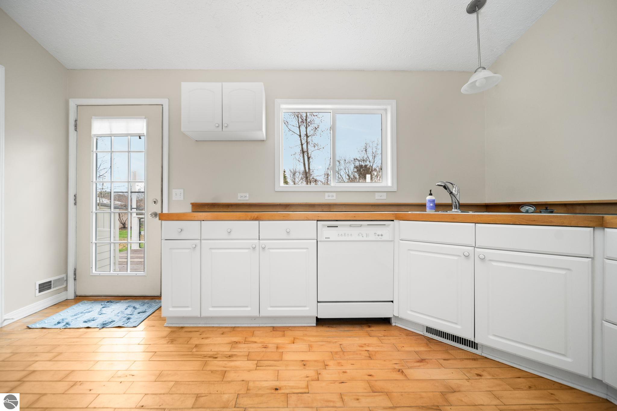 117 Rivershore Drive