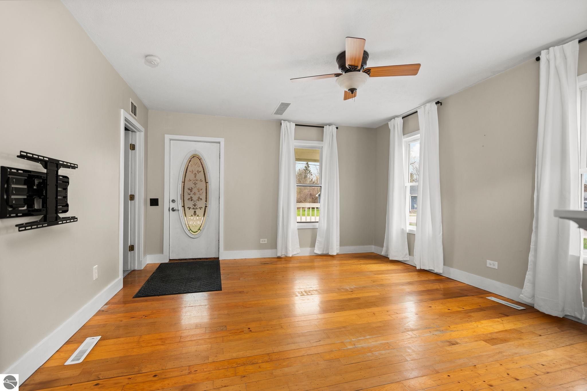 117 Rivershore Drive