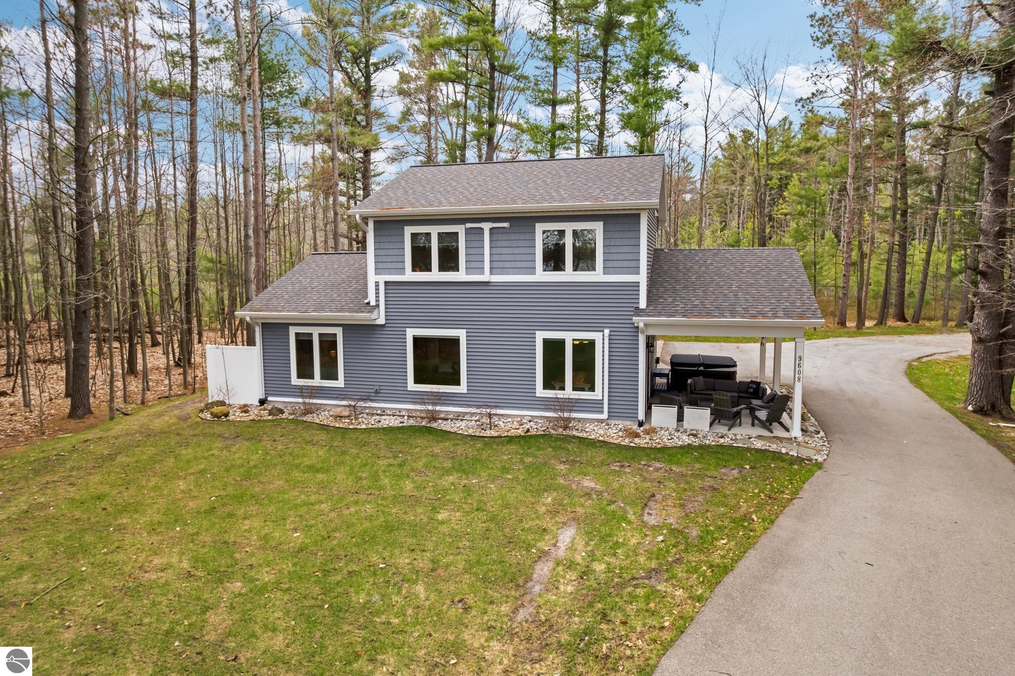 9608 N Long Lake Road