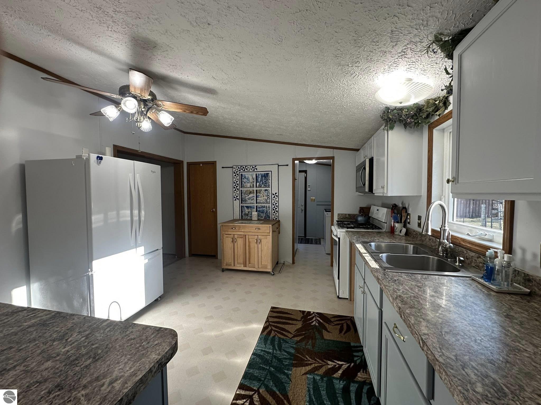 9122 Grimm Lane