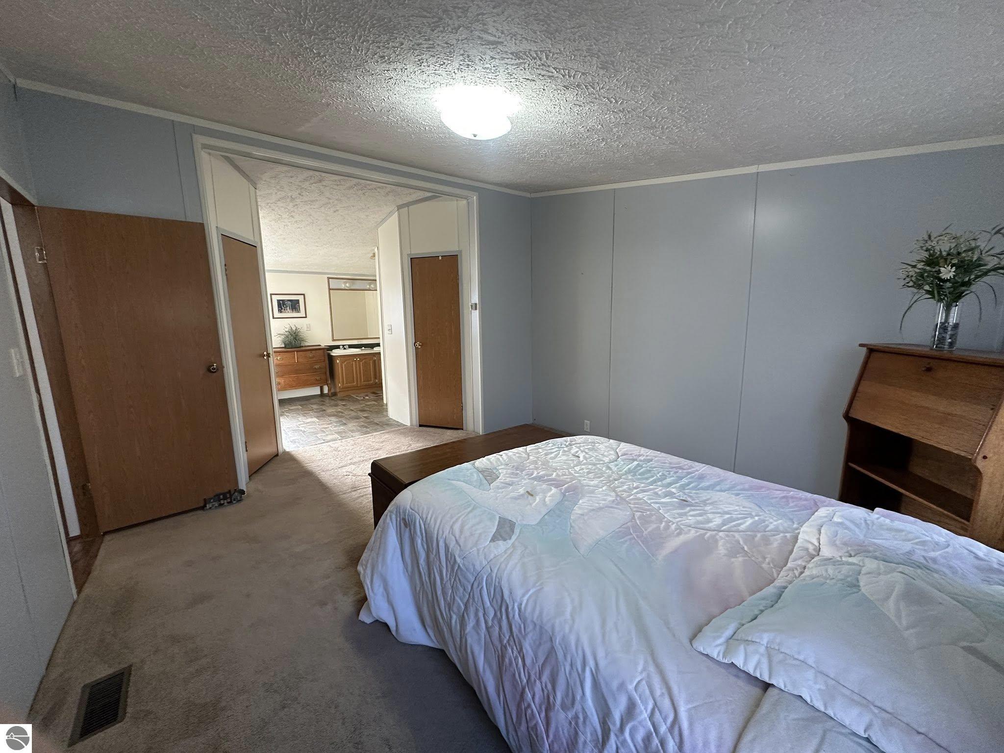 9122 Grimm Lane
