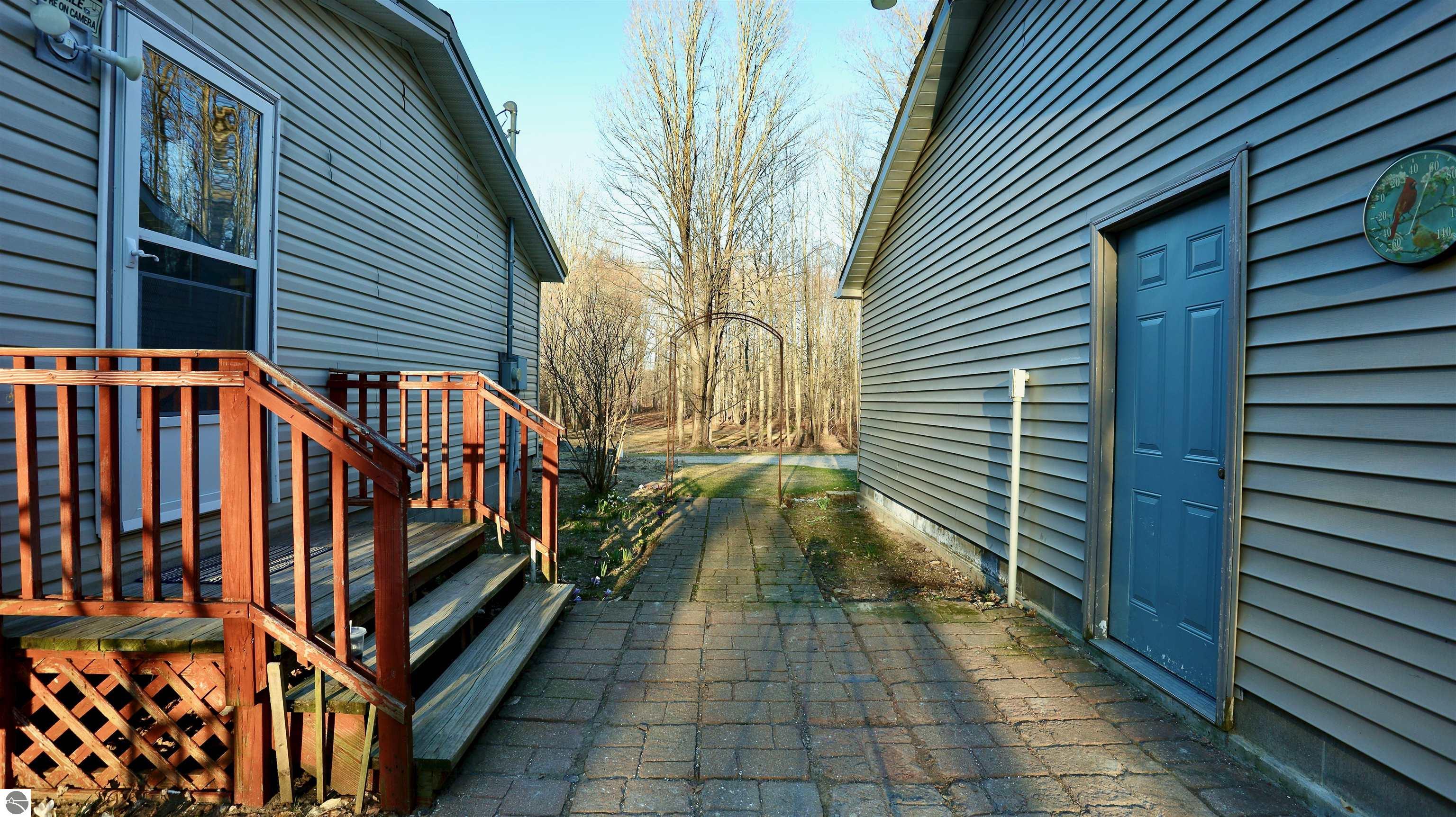 9122 Grimm Lane