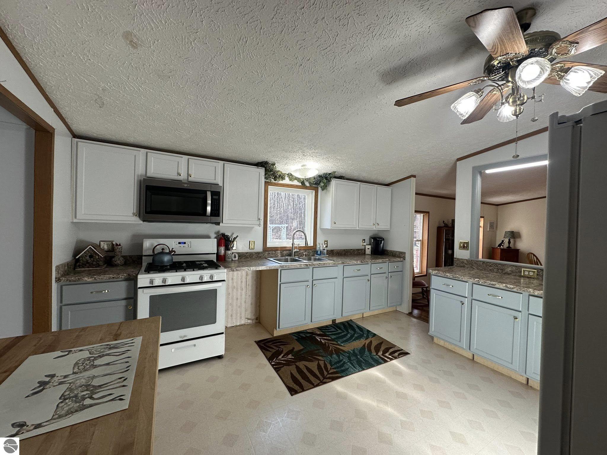 9122 Grimm Lane