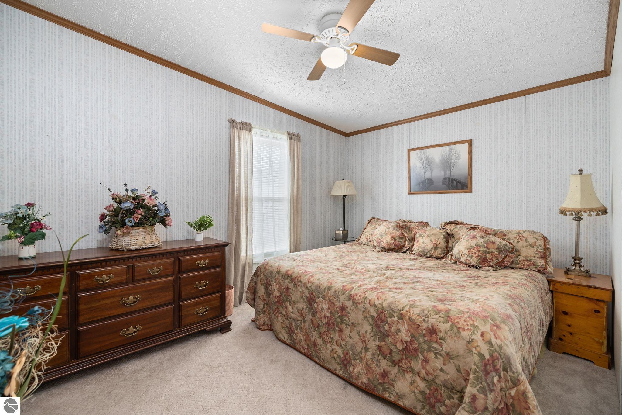 635 Autumnview Lane