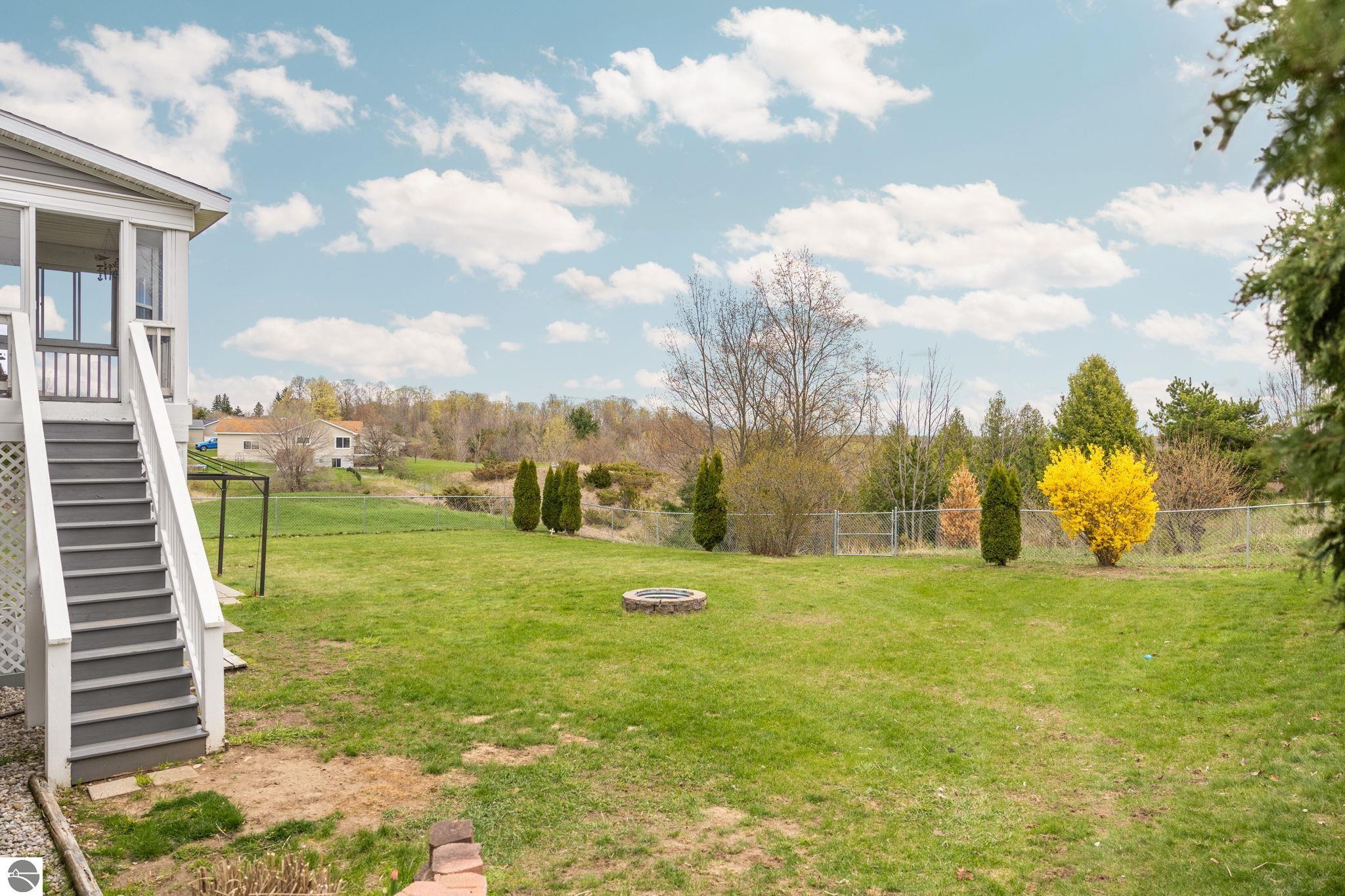635 Autumnview Lane