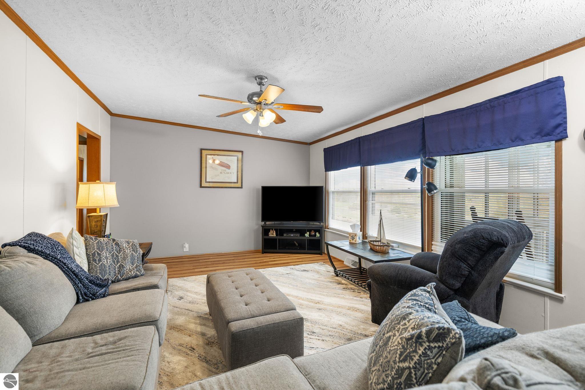 635 Autumnview Lane