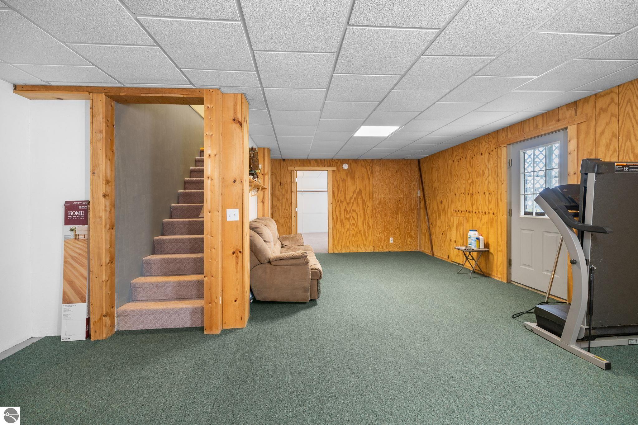 635 Autumnview Lane