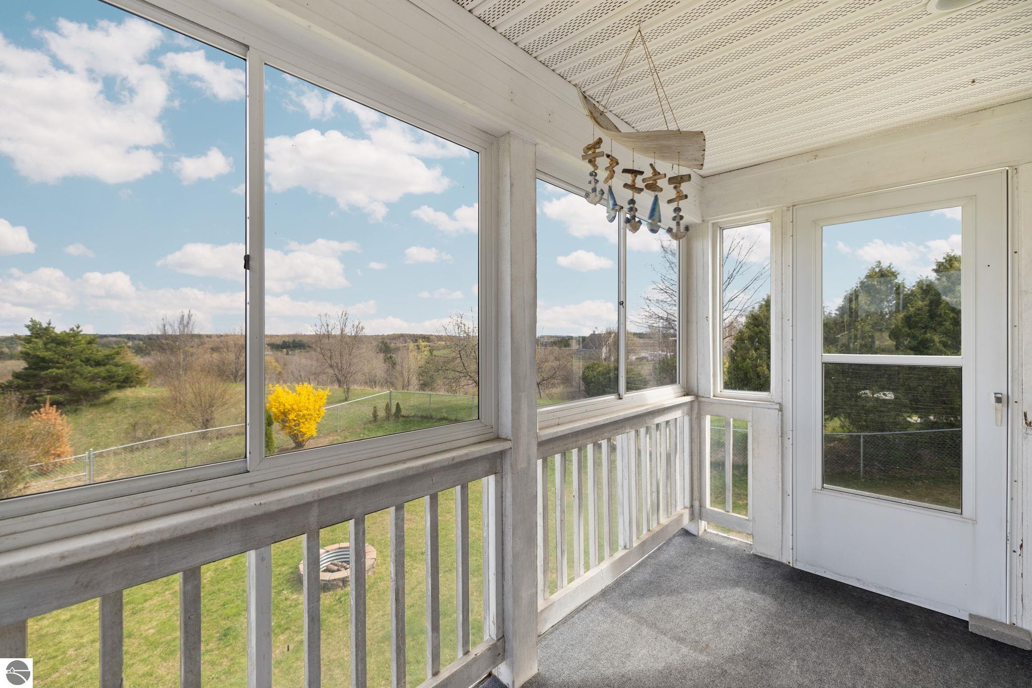635 Autumnview Lane