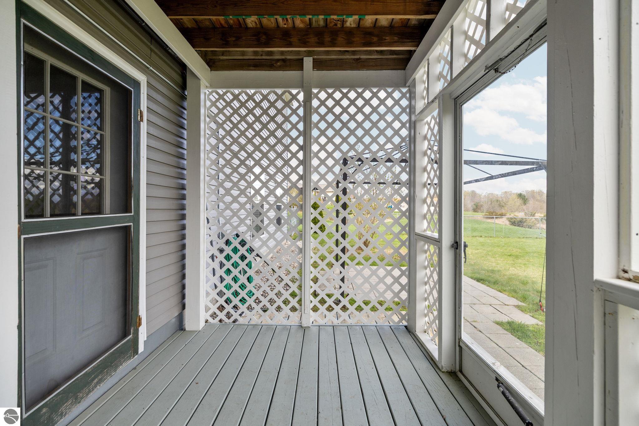 635 Autumnview Lane