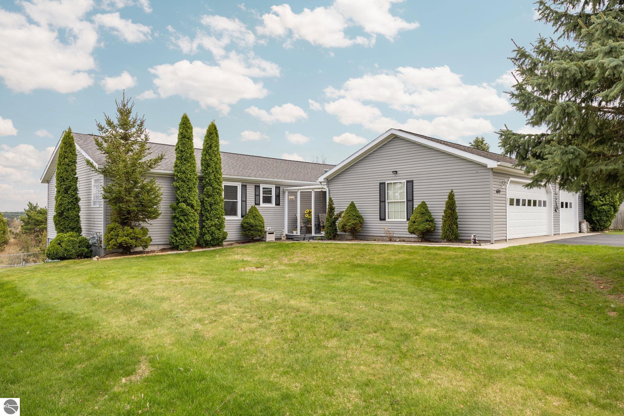 635 Autumnview Lane