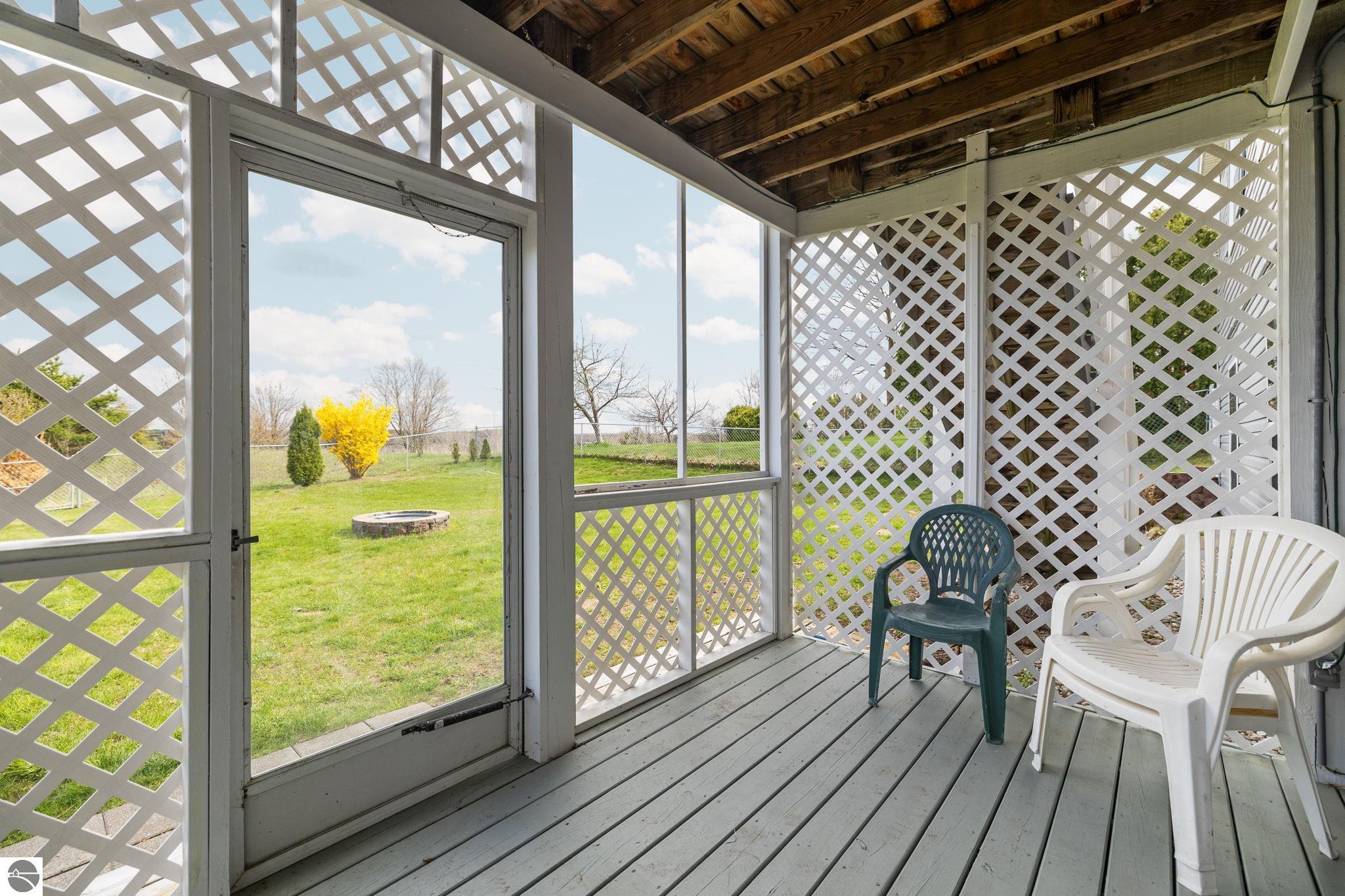 635 Autumnview Lane