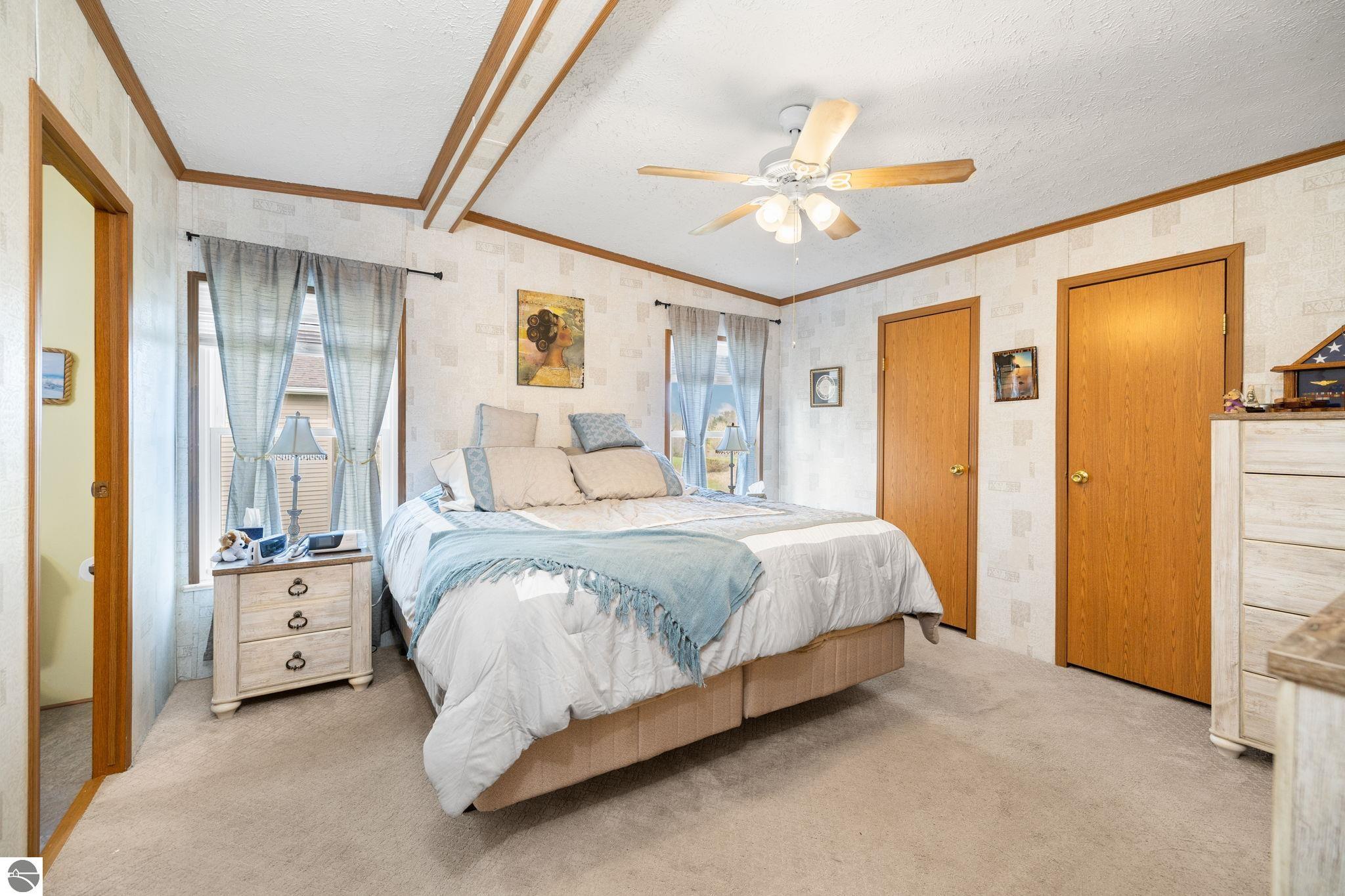 635 Autumnview Lane