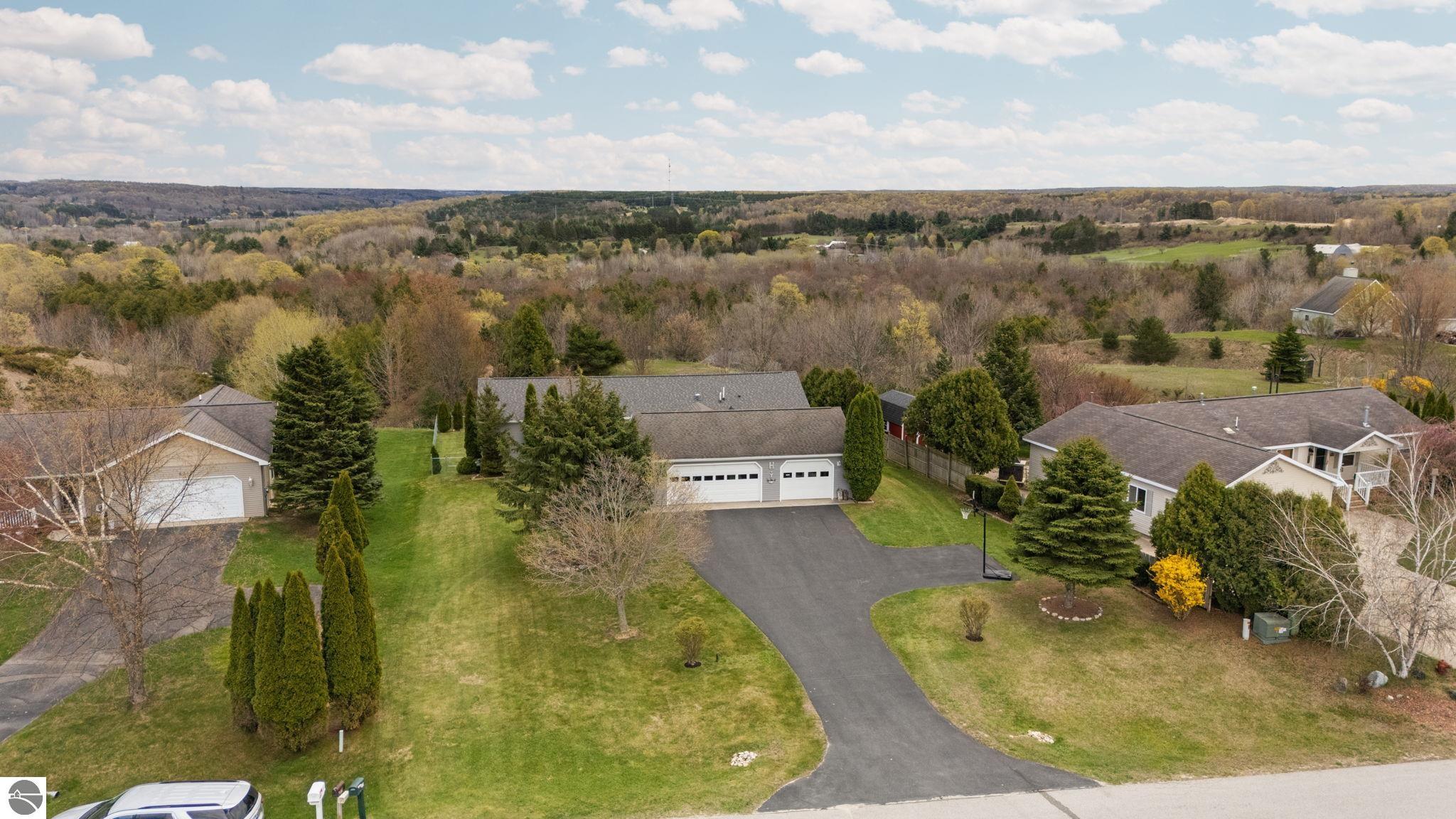 635 Autumnview Lane
