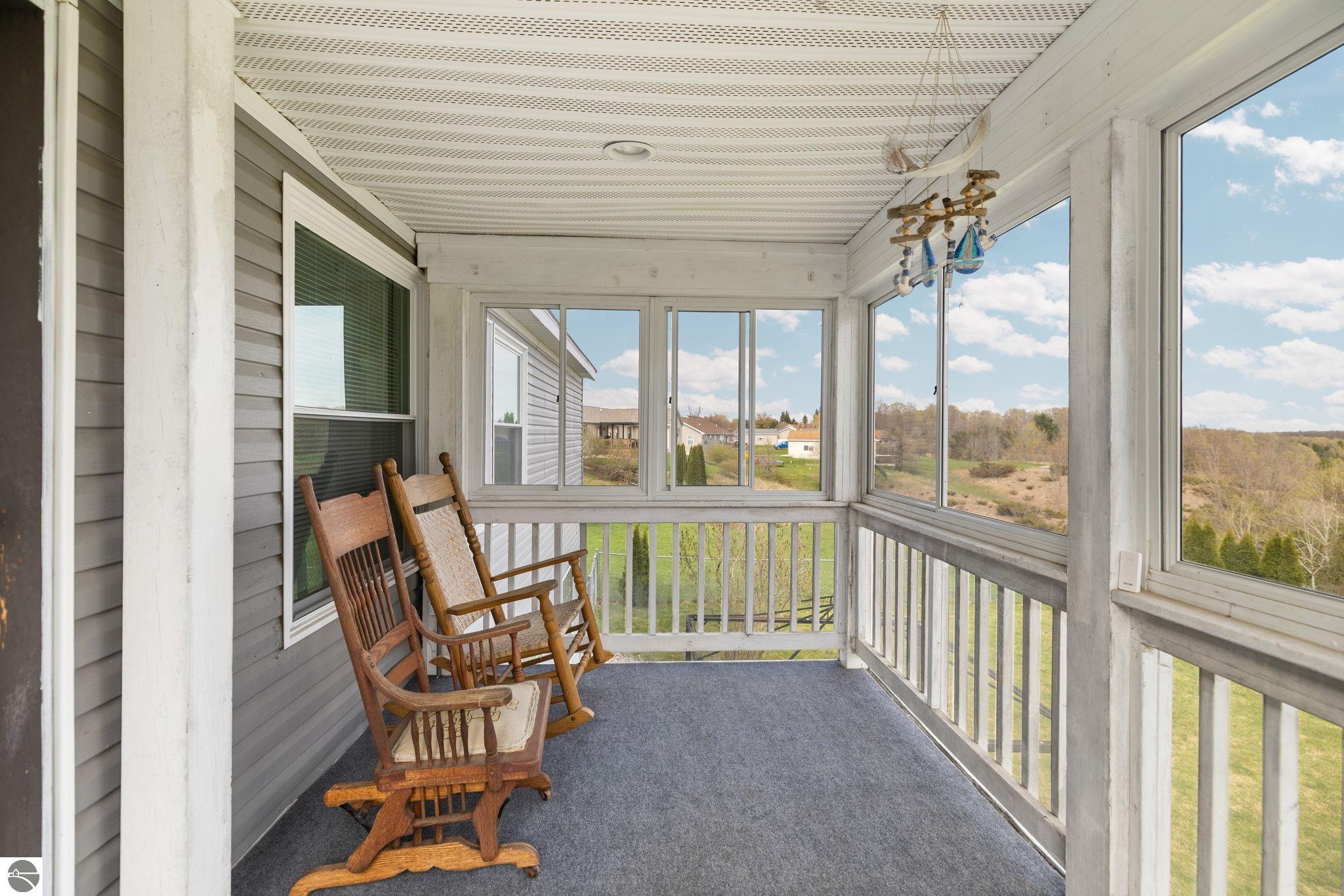 635 Autumnview Lane