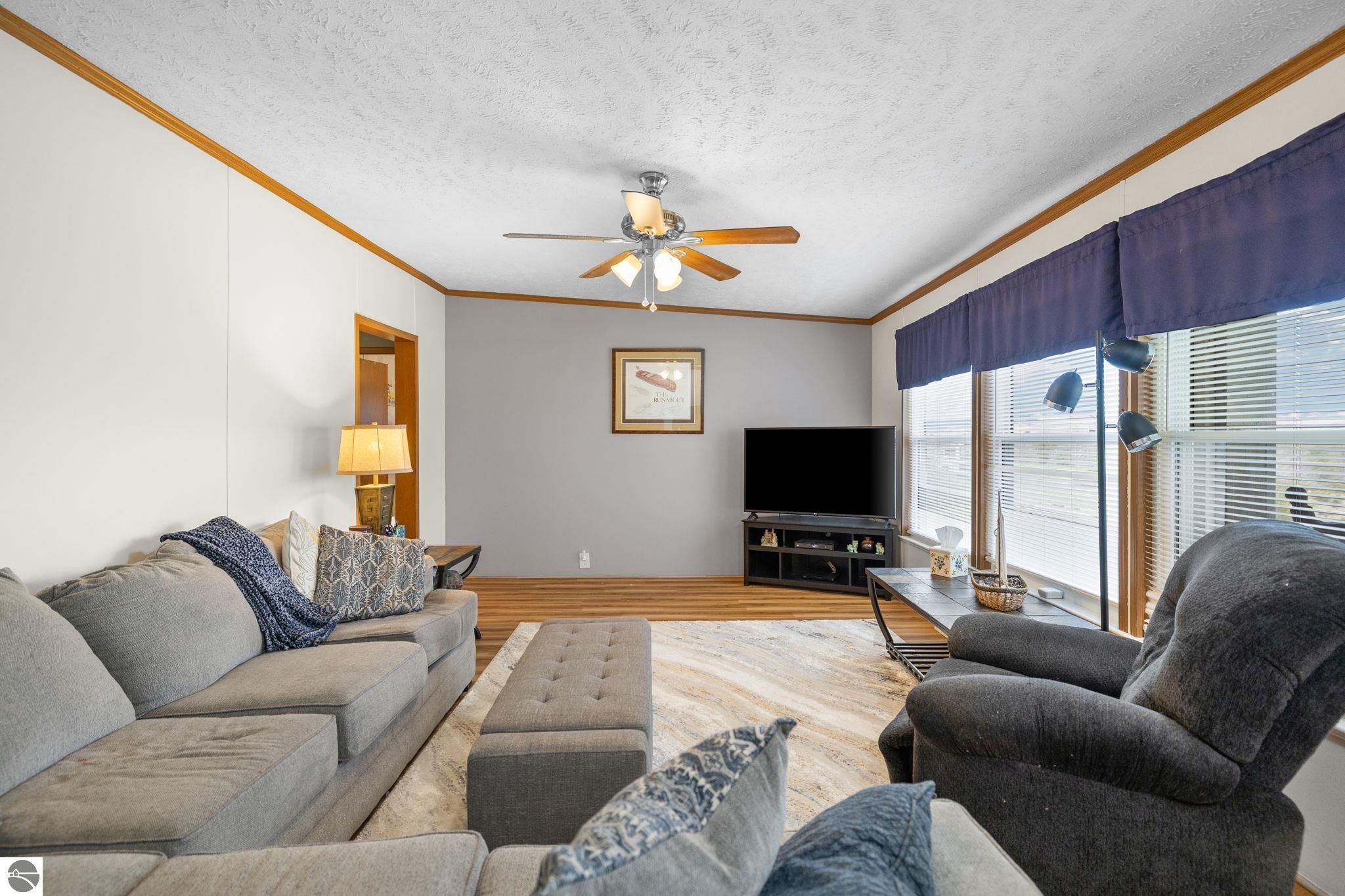 635 Autumnview Lane