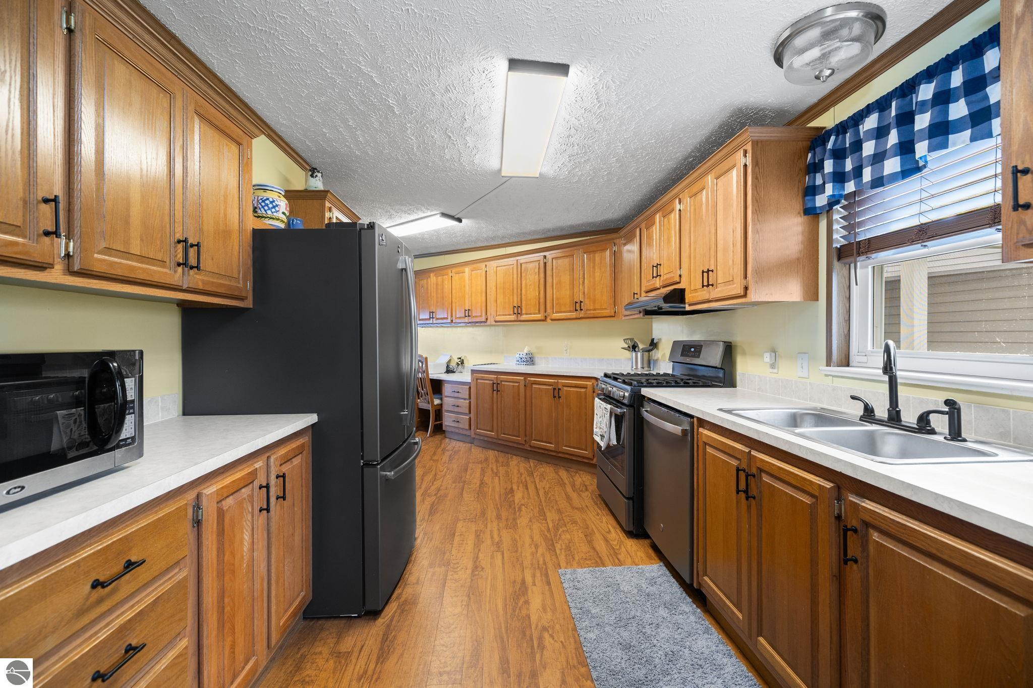 635 Autumnview Lane