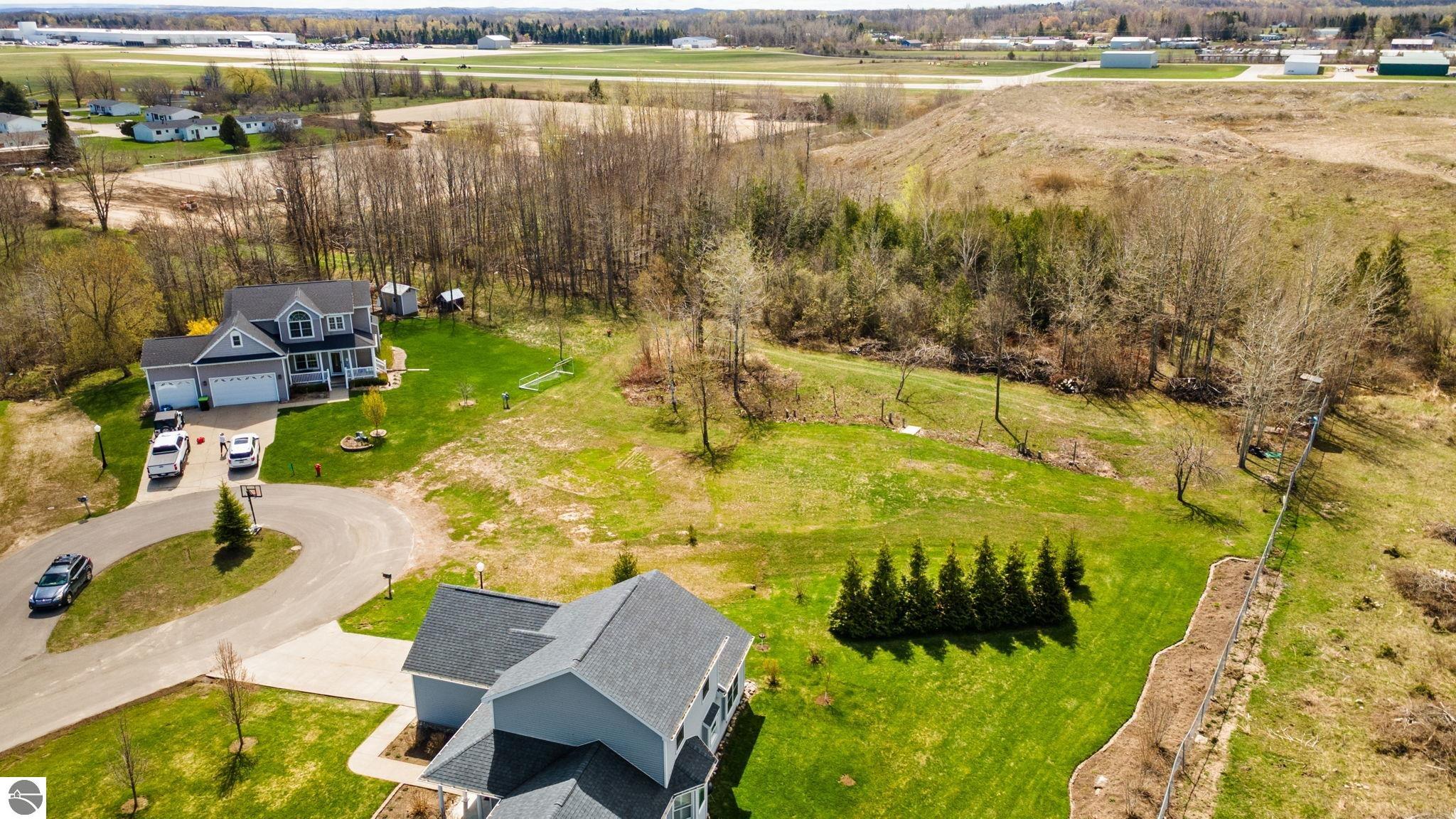 00 Applewood Drive