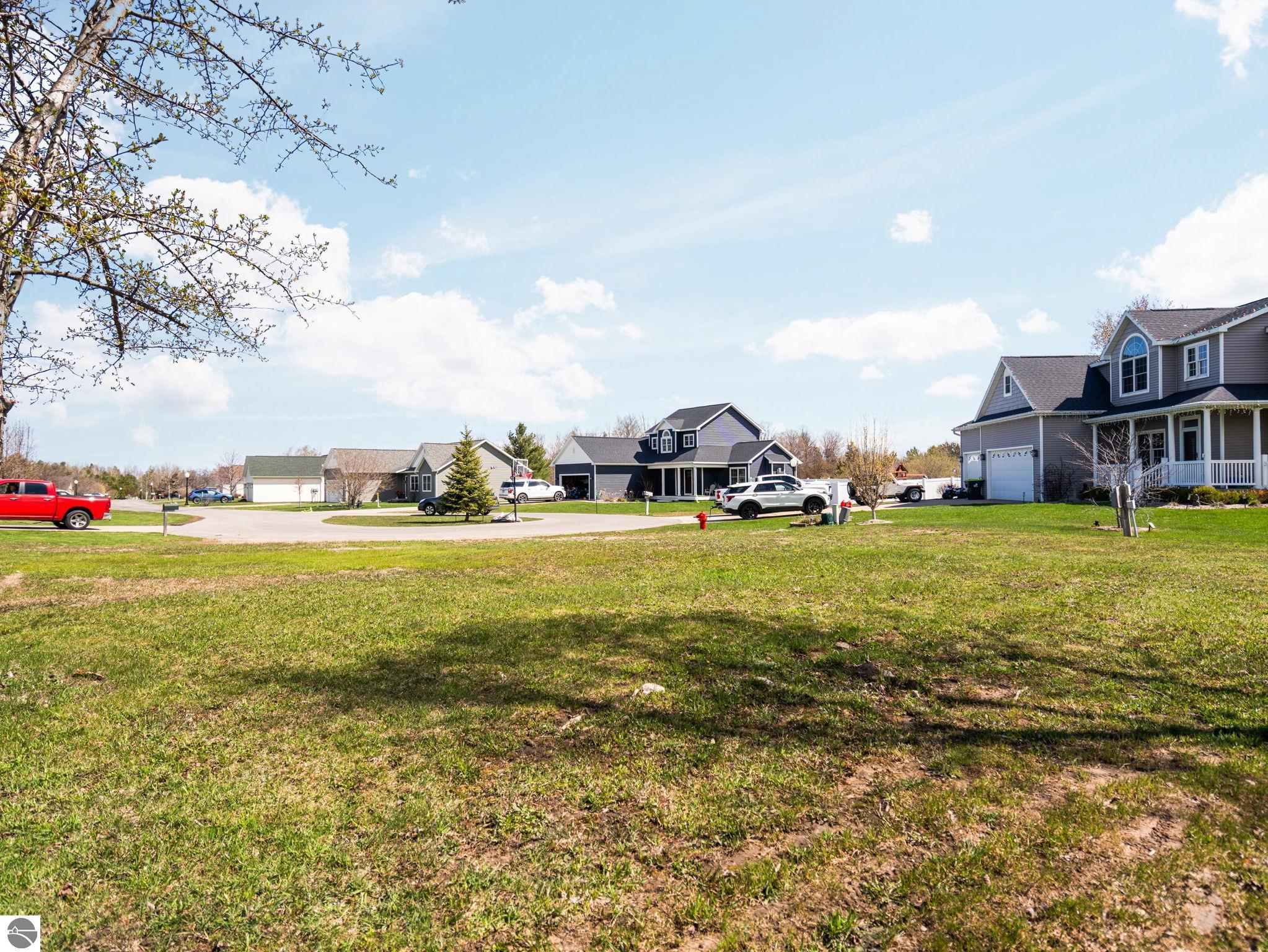 00 Applewood Drive
