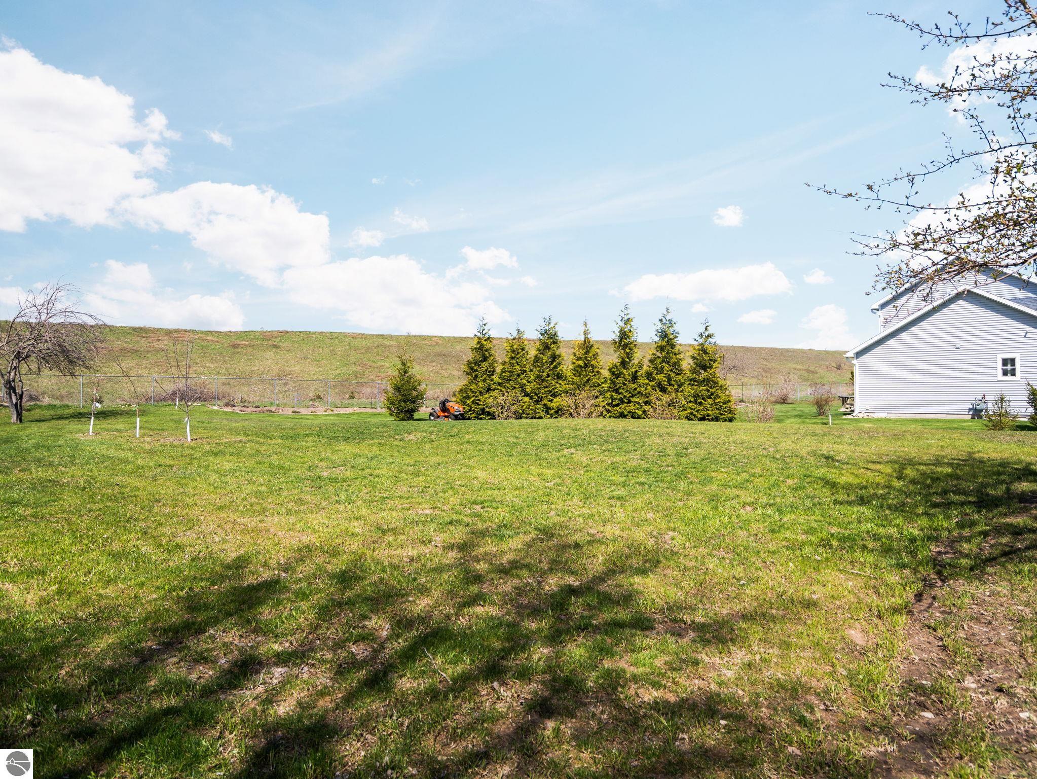 00 Applewood Drive