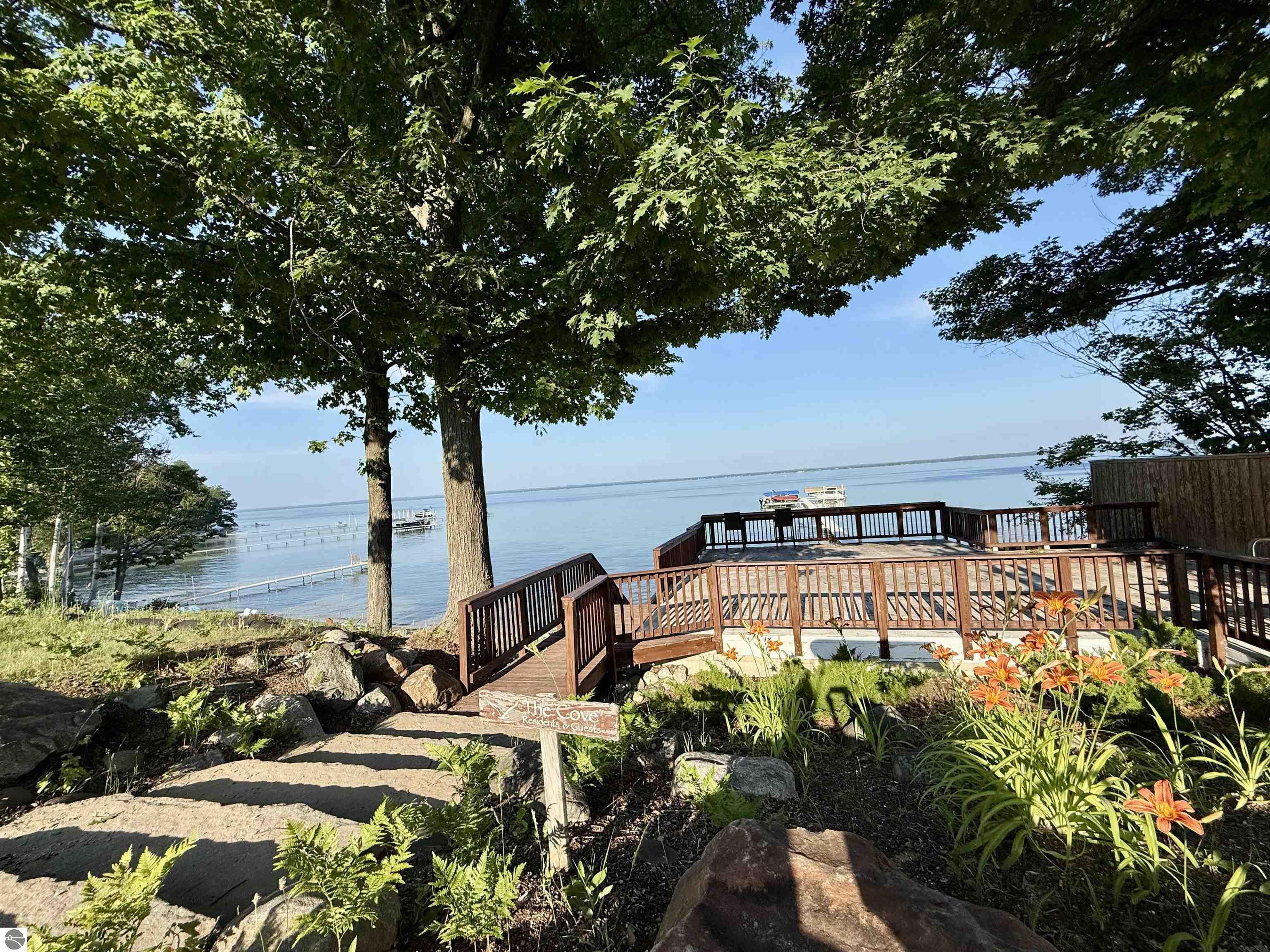 3833 Smokey Cove Drive