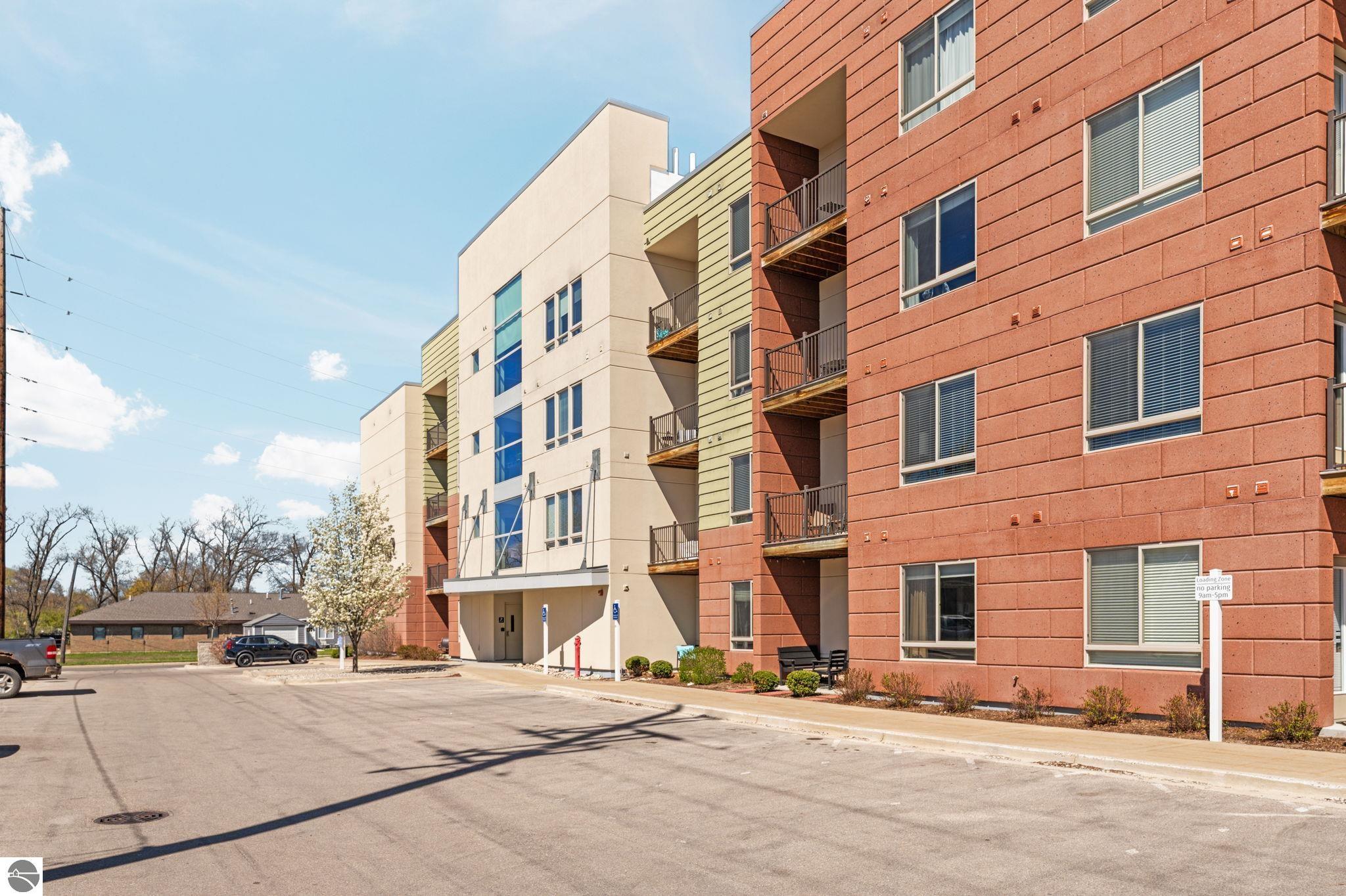 630-306 S Garfield Avenue # 306