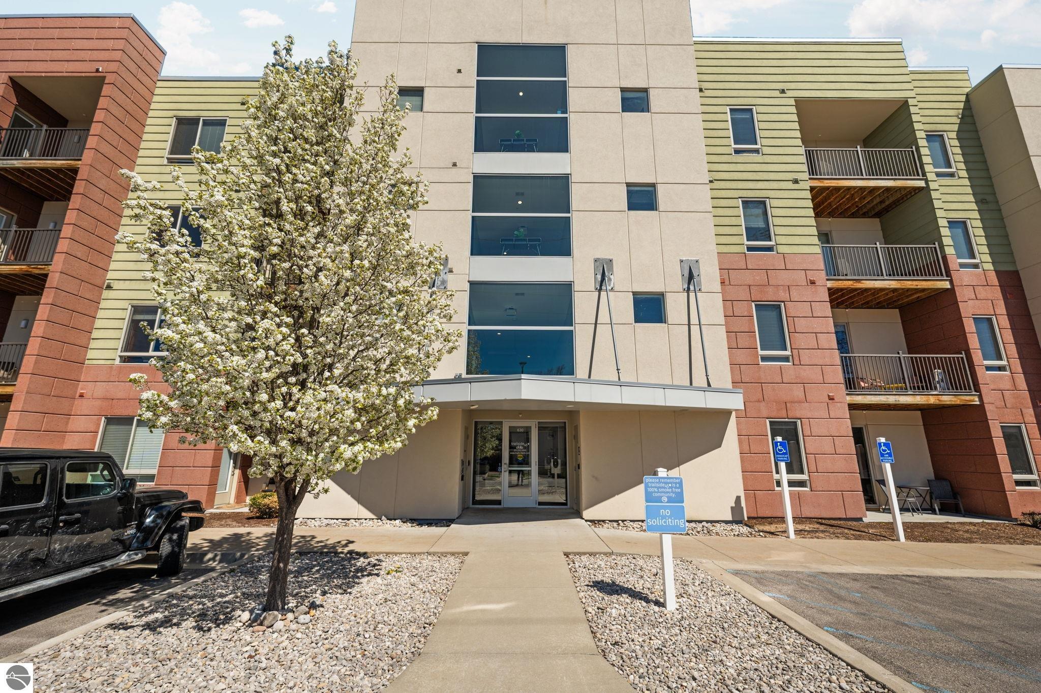 630-306 S Garfield Avenue # 306