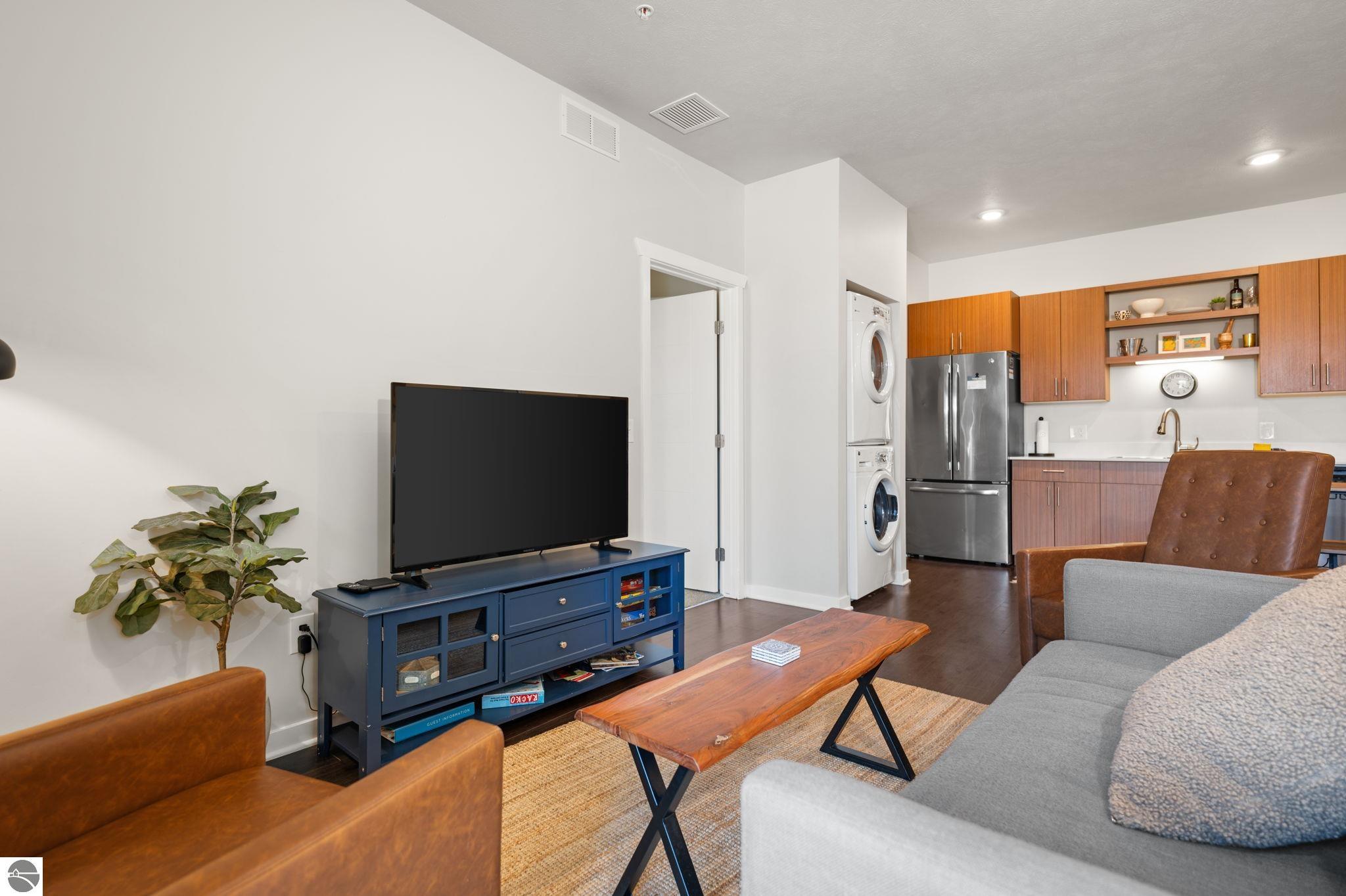 630-306 S Garfield Avenue # 306