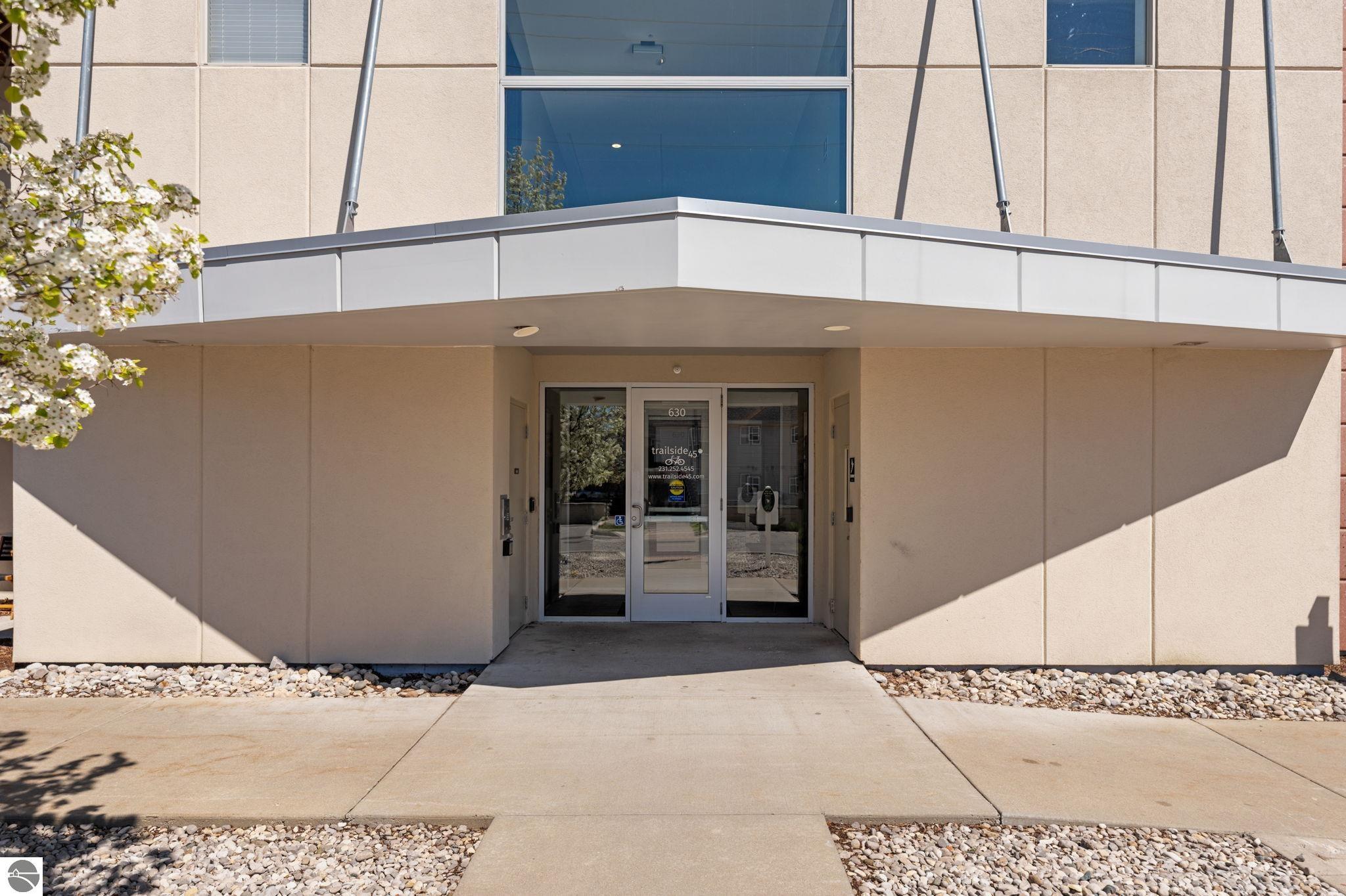 630-306 S Garfield Avenue # 306