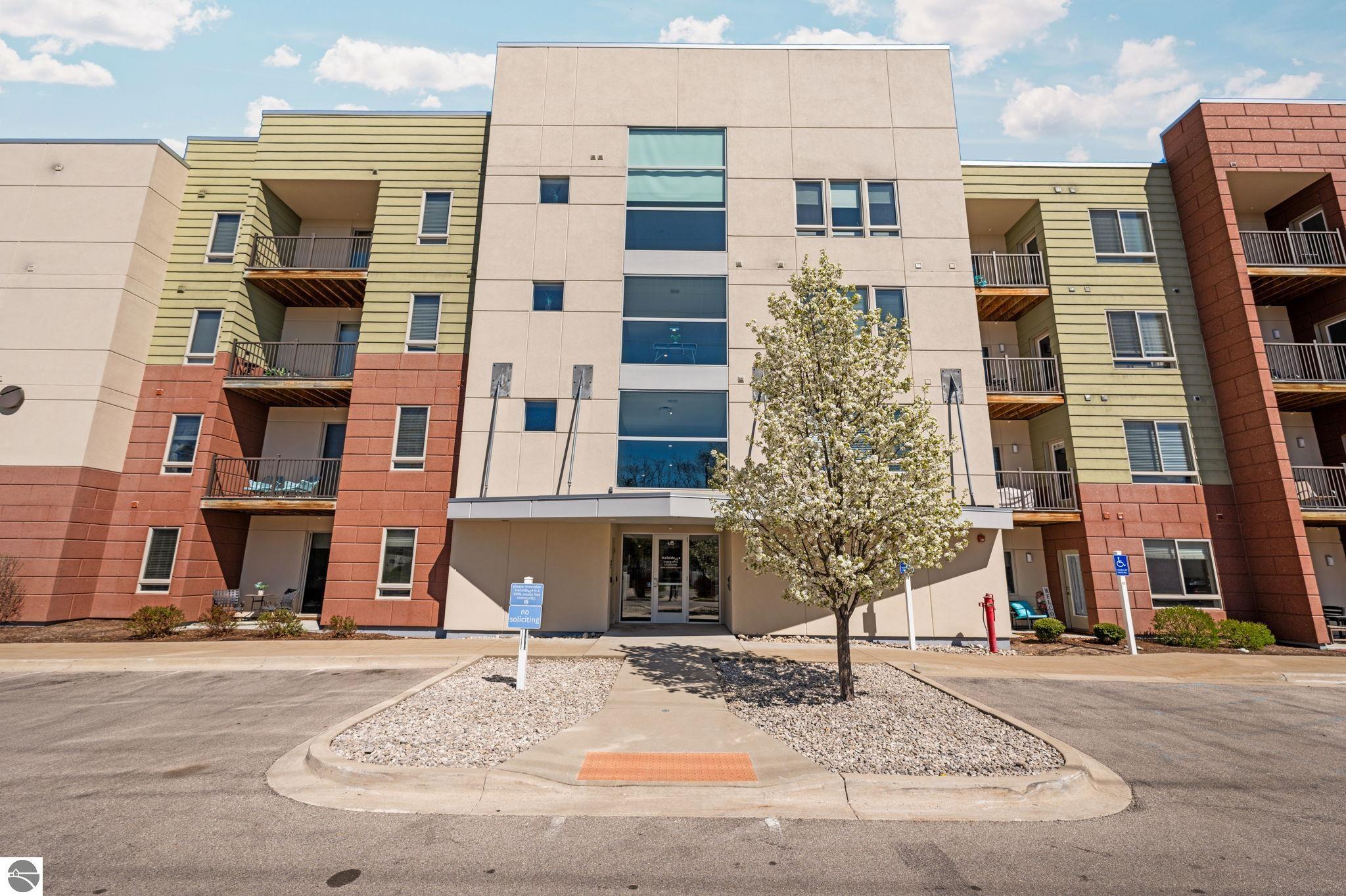 630-306 S Garfield Avenue # 306