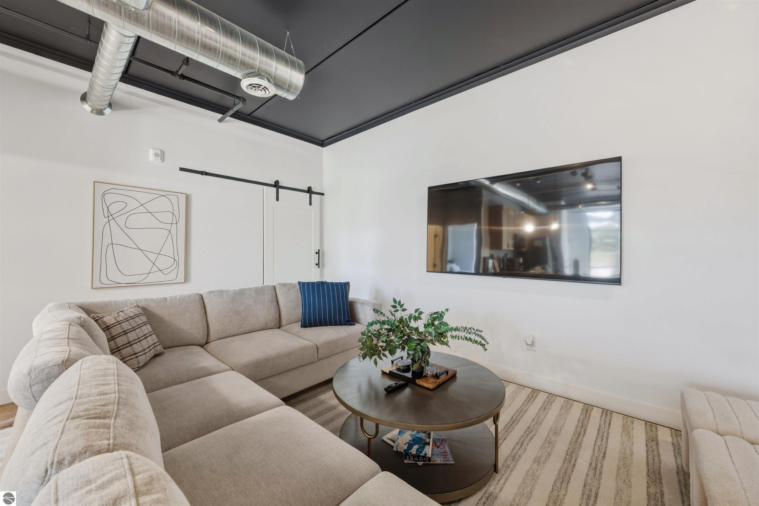 1825 E Eighth Street # 220