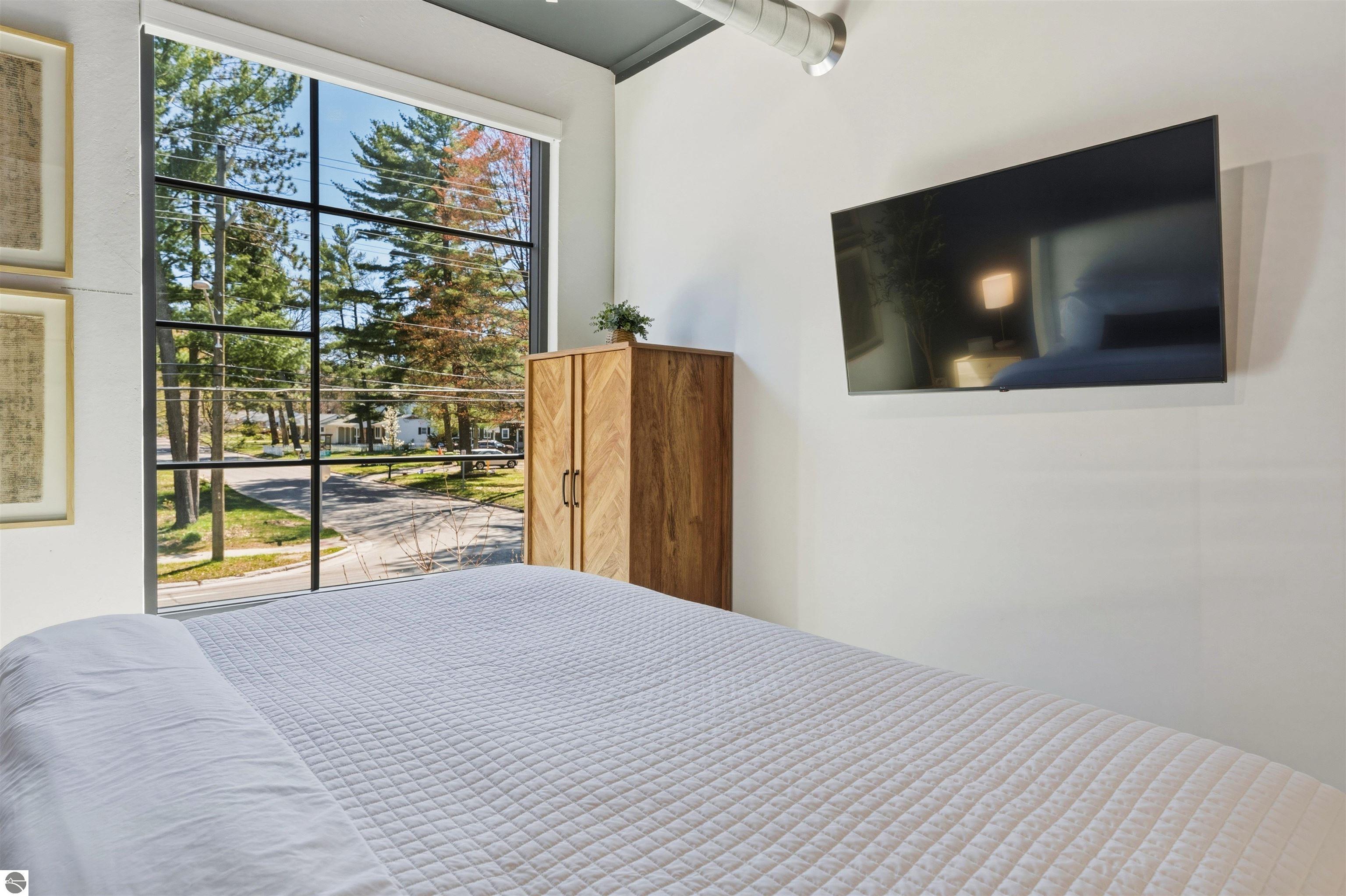 1825 E Eighth Street # 220