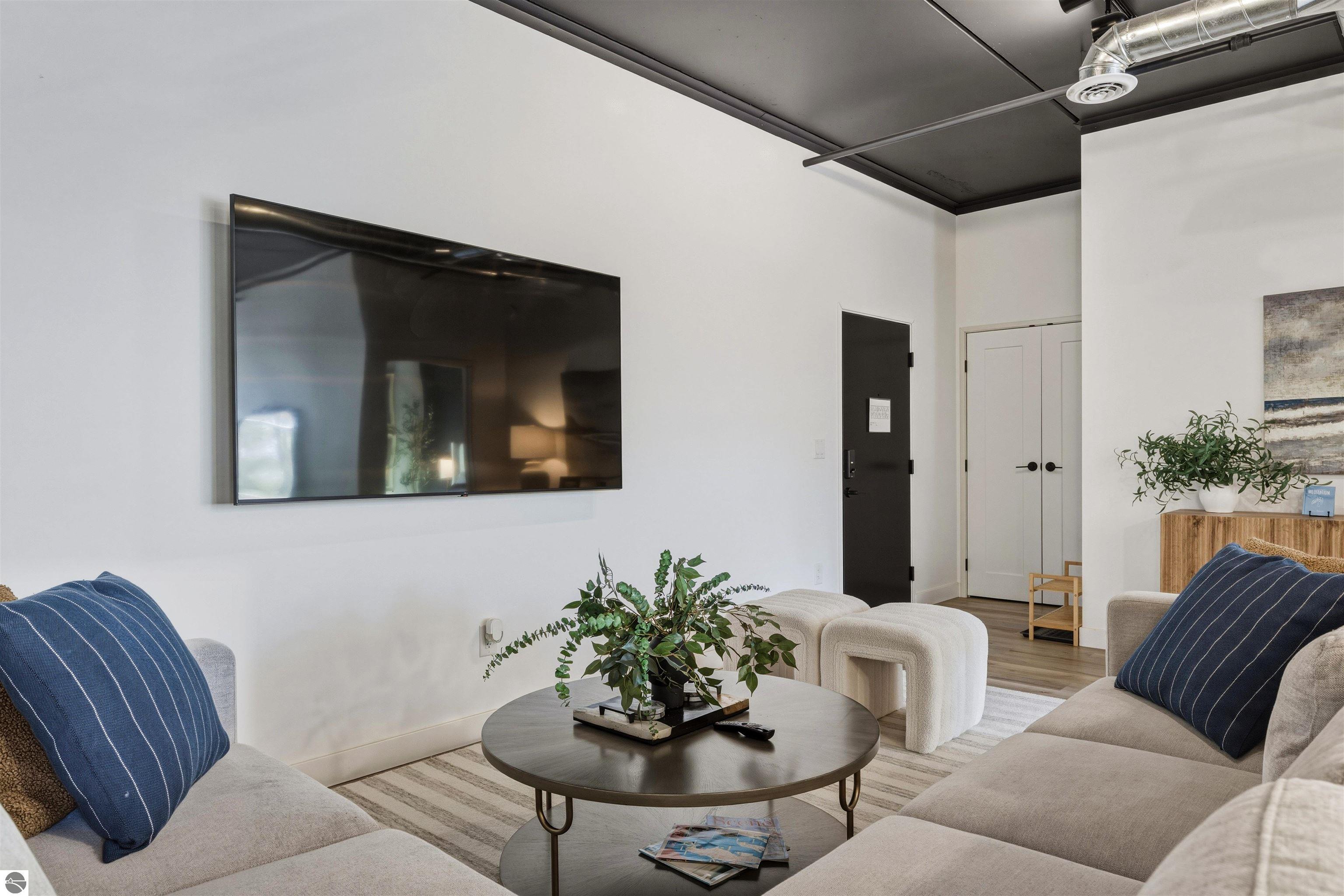 1825 E Eighth Street # 220