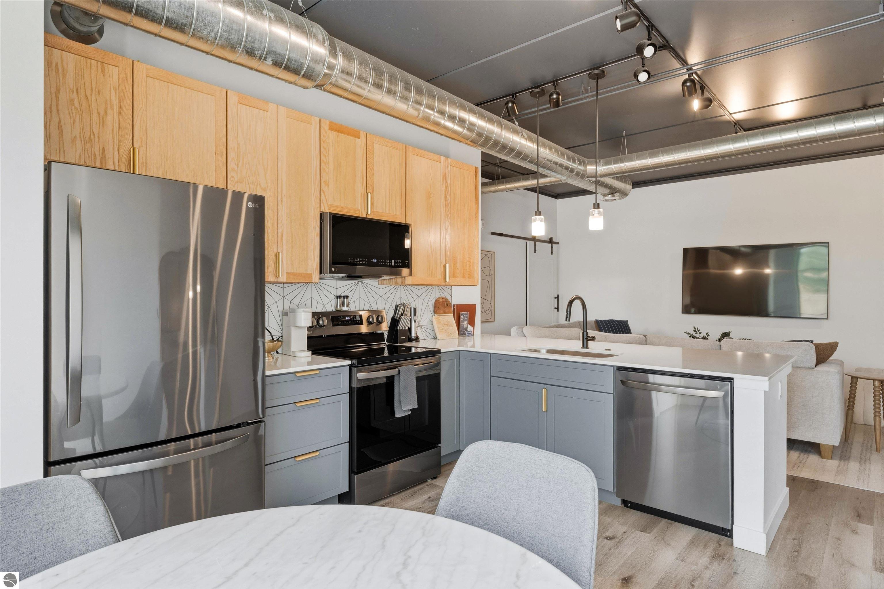 1825 E Eighth Street # 220
