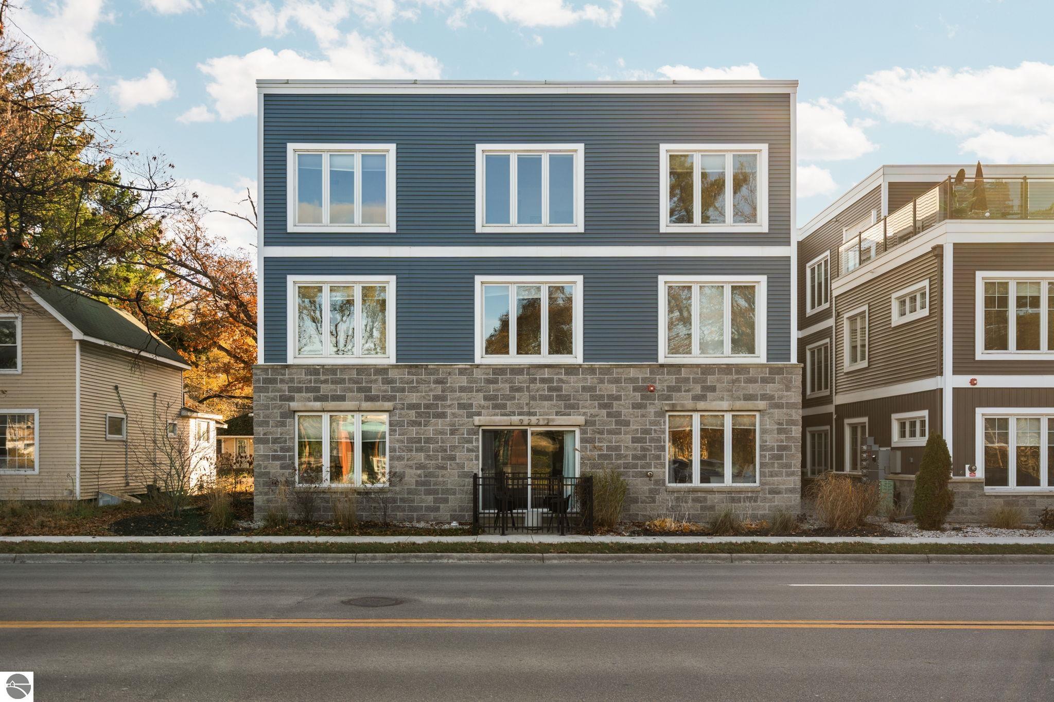 922 E Front Street
